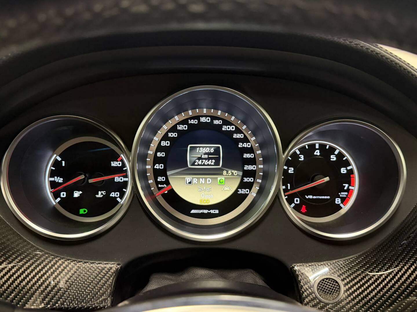 MERCEDES-BENZ CLS 63 AMG 2012