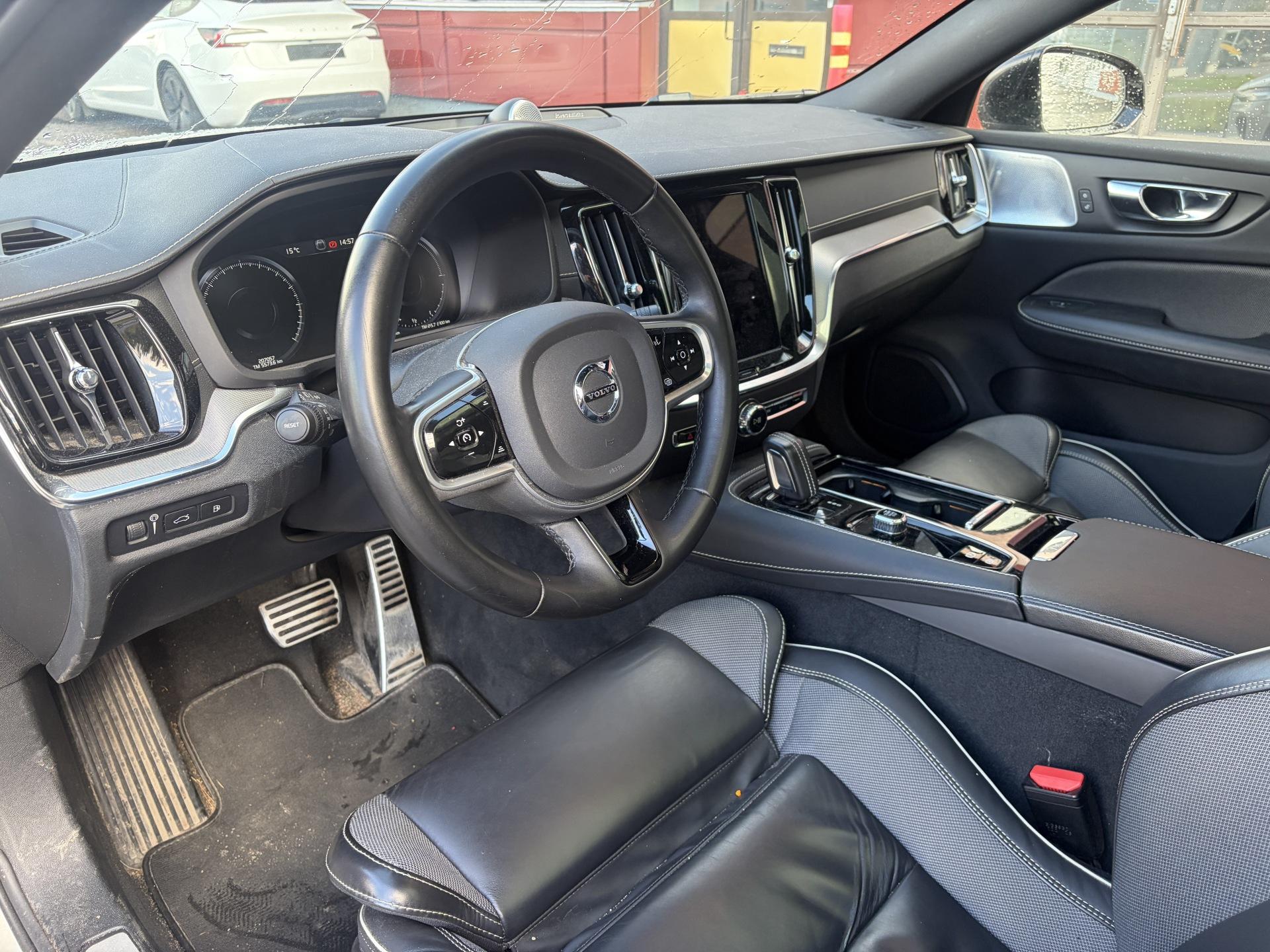 VOLVO V60 2022