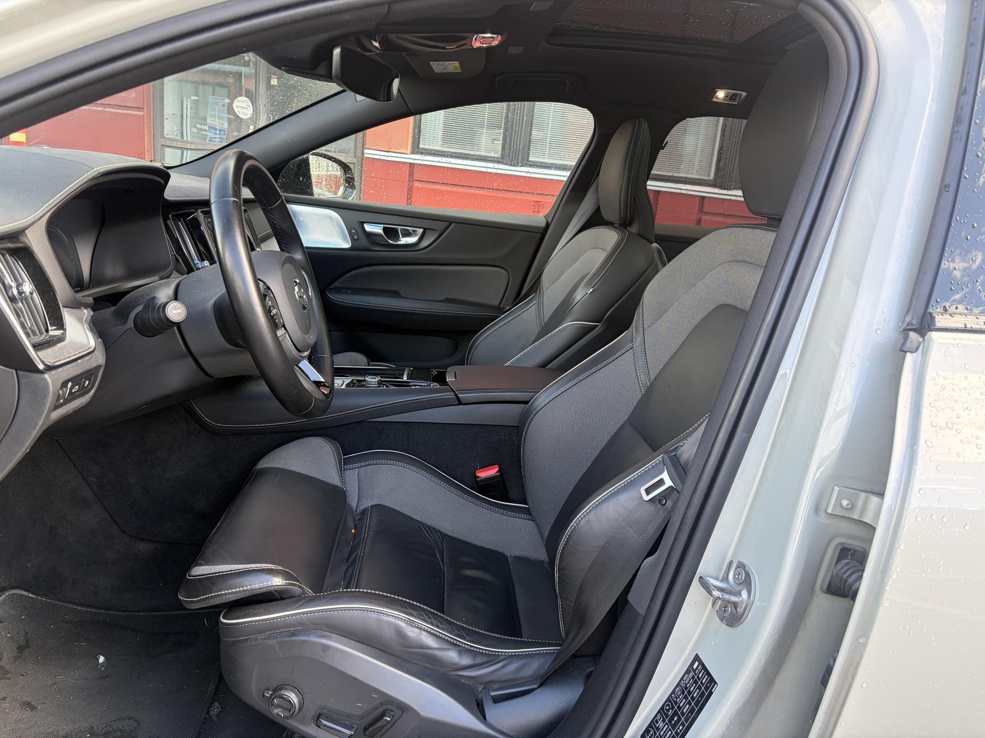 VOLVO V60 2022