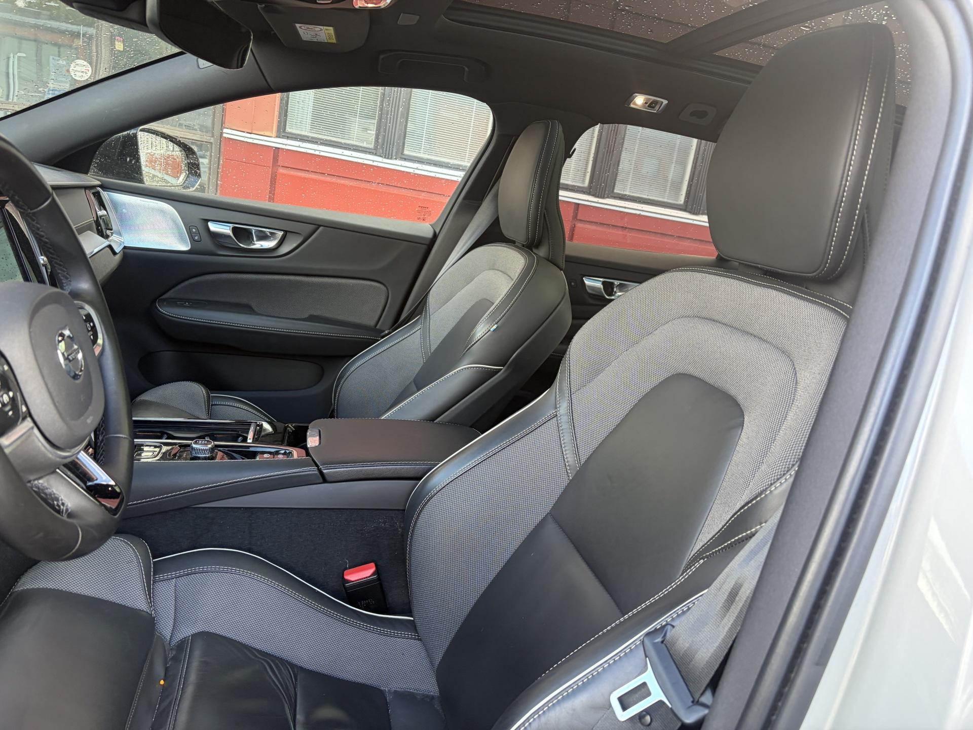 VOLVO V60 2022