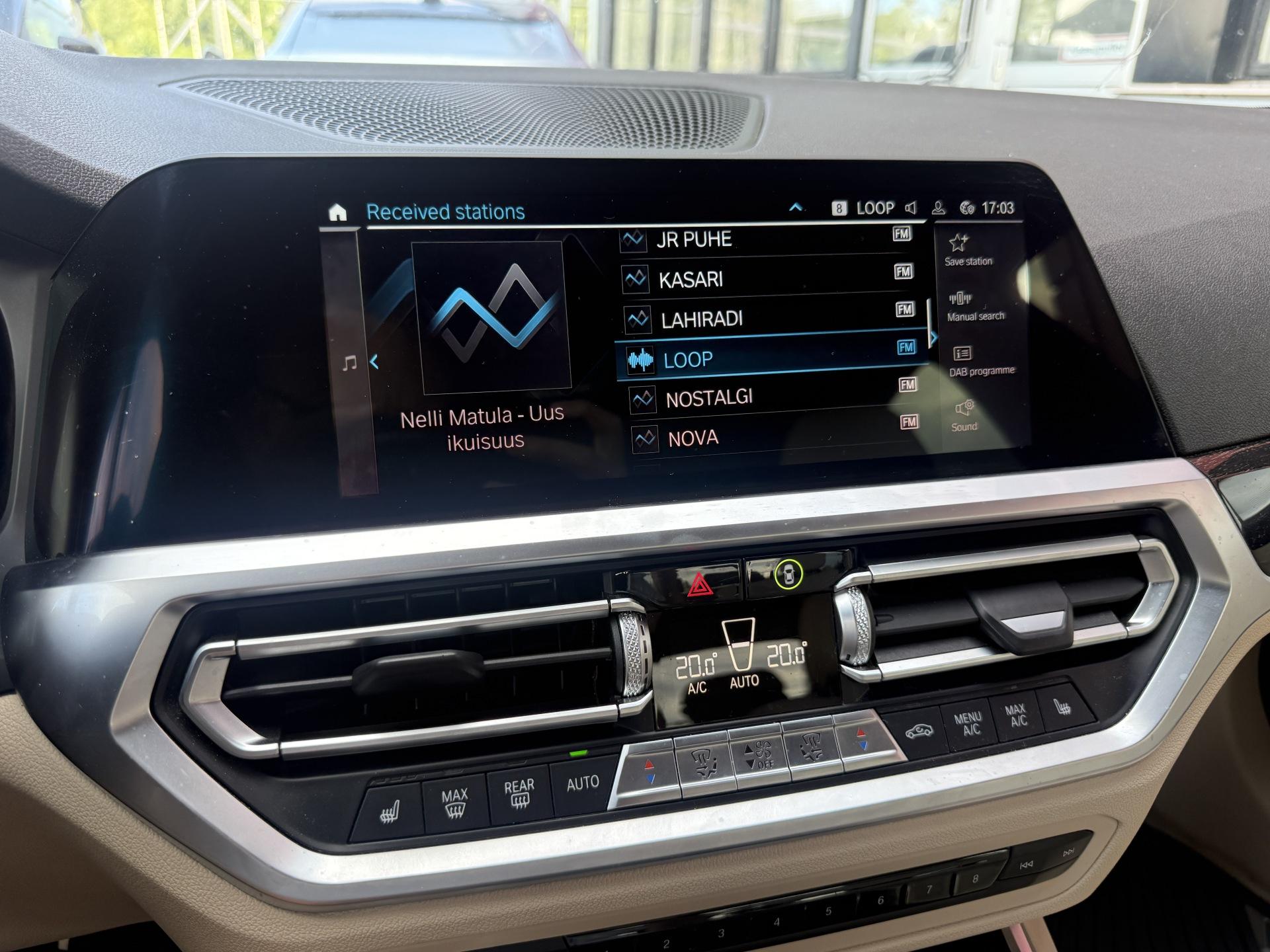 BMW 330 2019