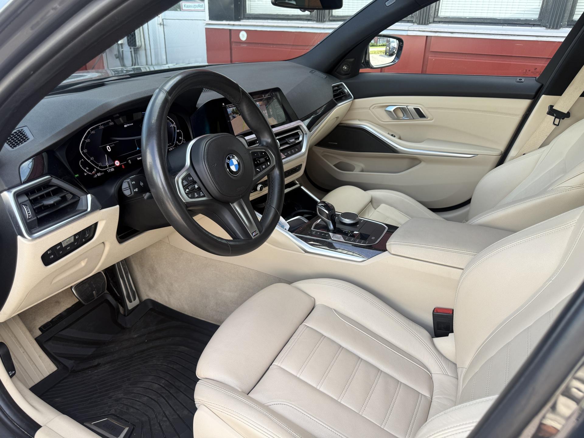 BMW 330 2019