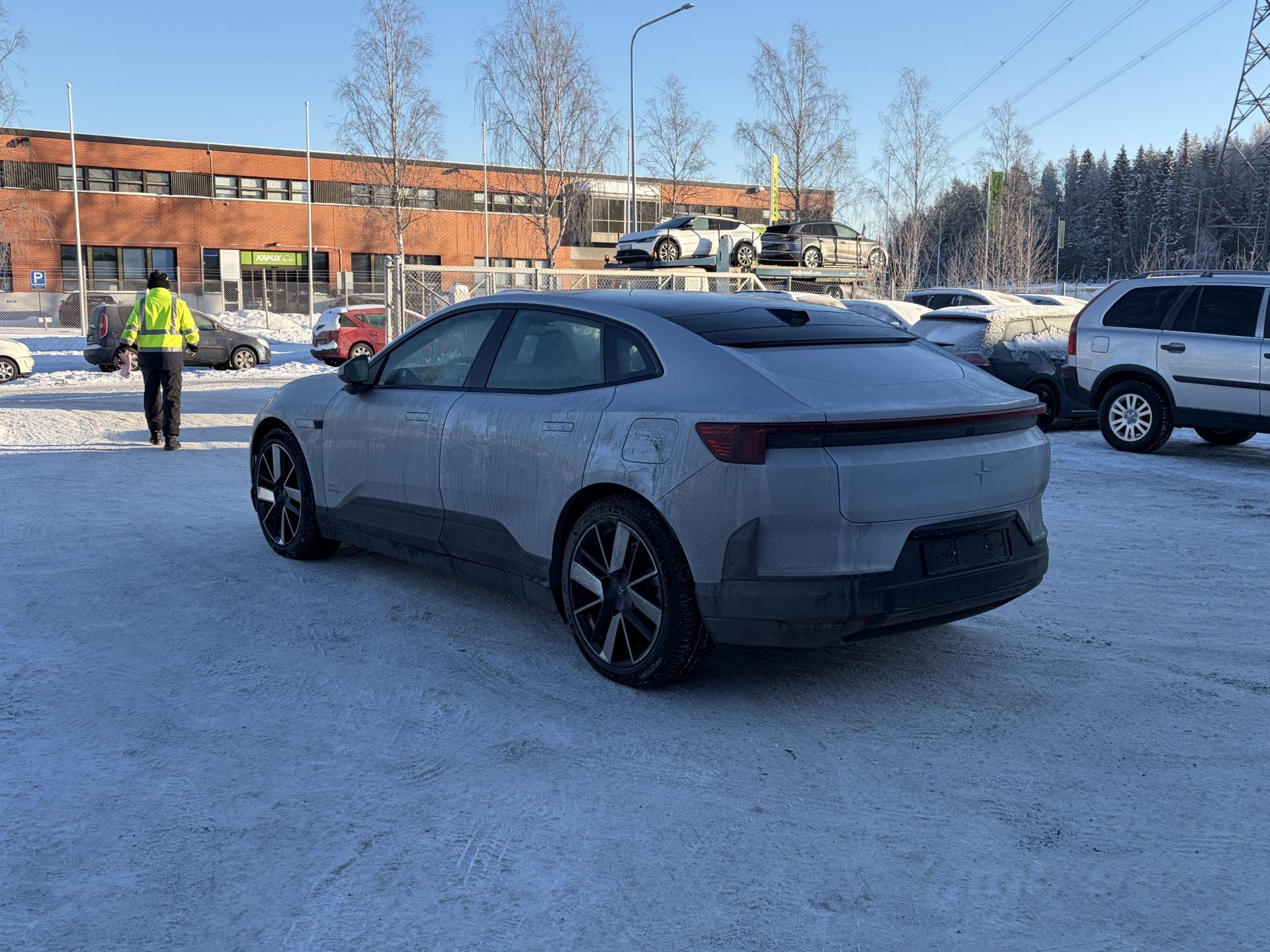 POLESTAR 4 2025