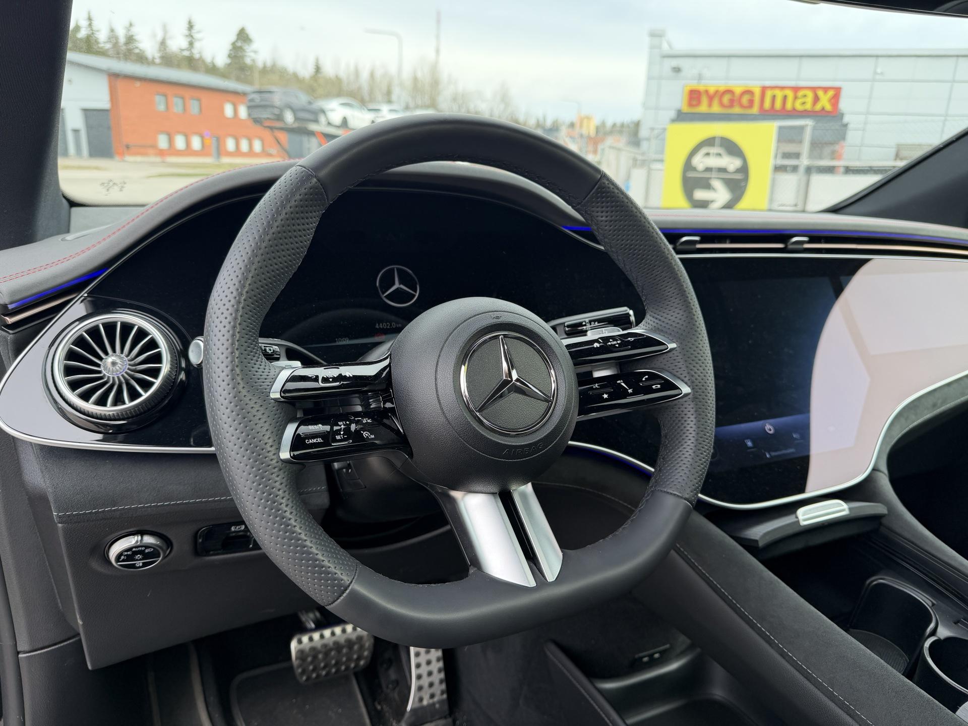 MERCEDES-BENZ EQE SUV 2025