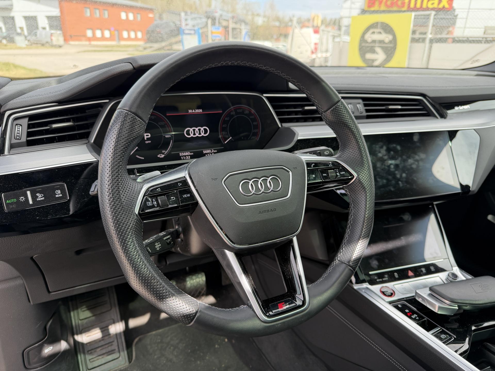 AUDI e-tron 2023