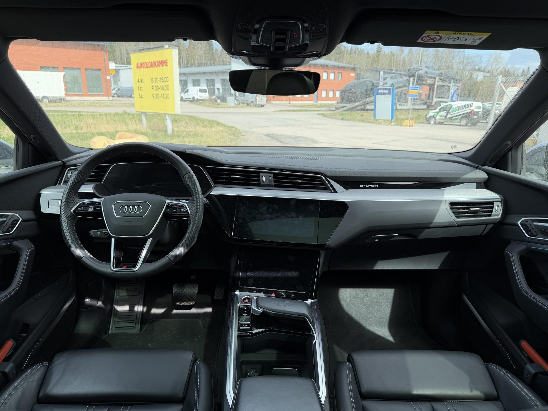 AUDI e-tron 2023