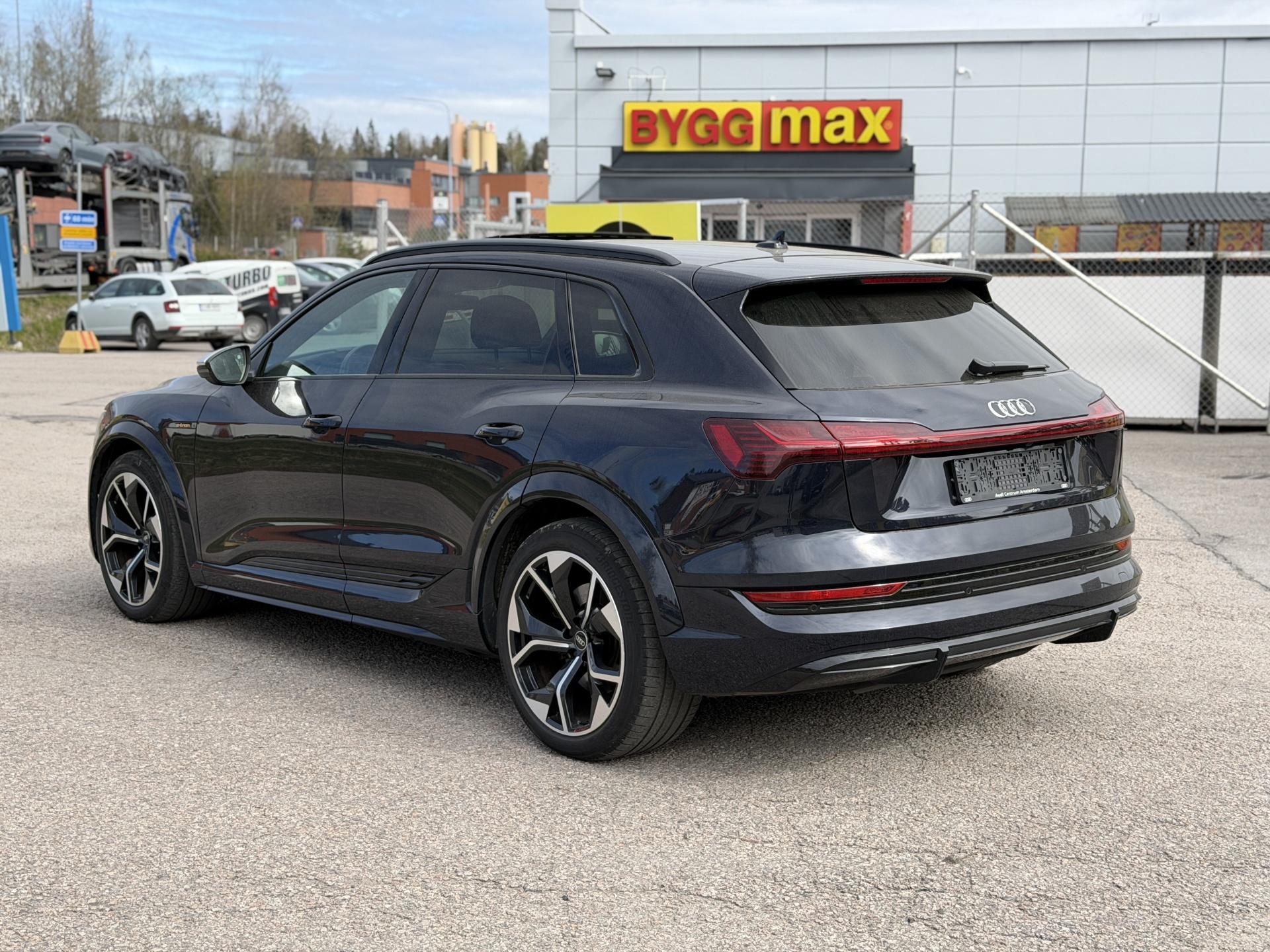 AUDI e-tron 2023