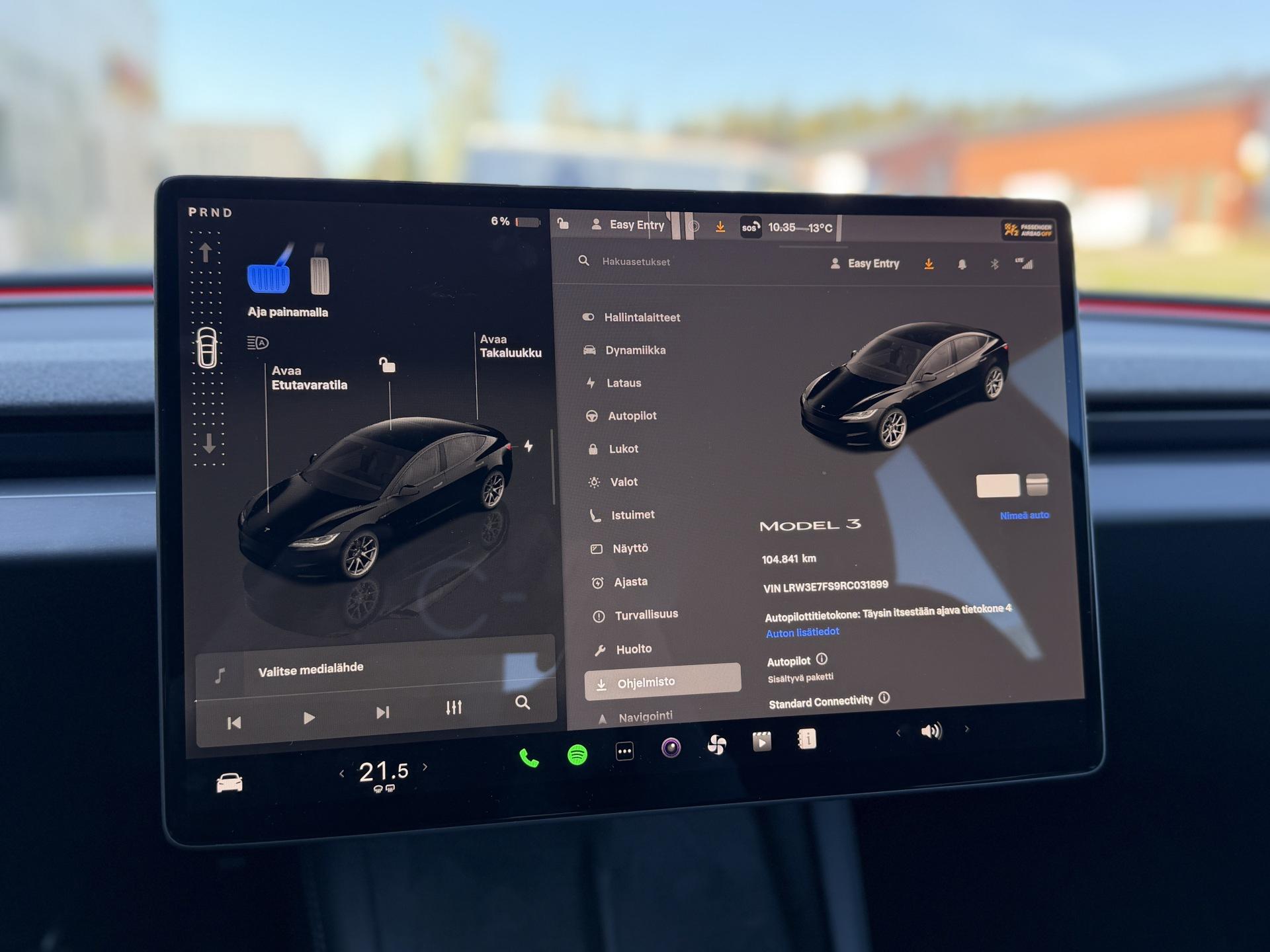 TESLA Model 3 2024