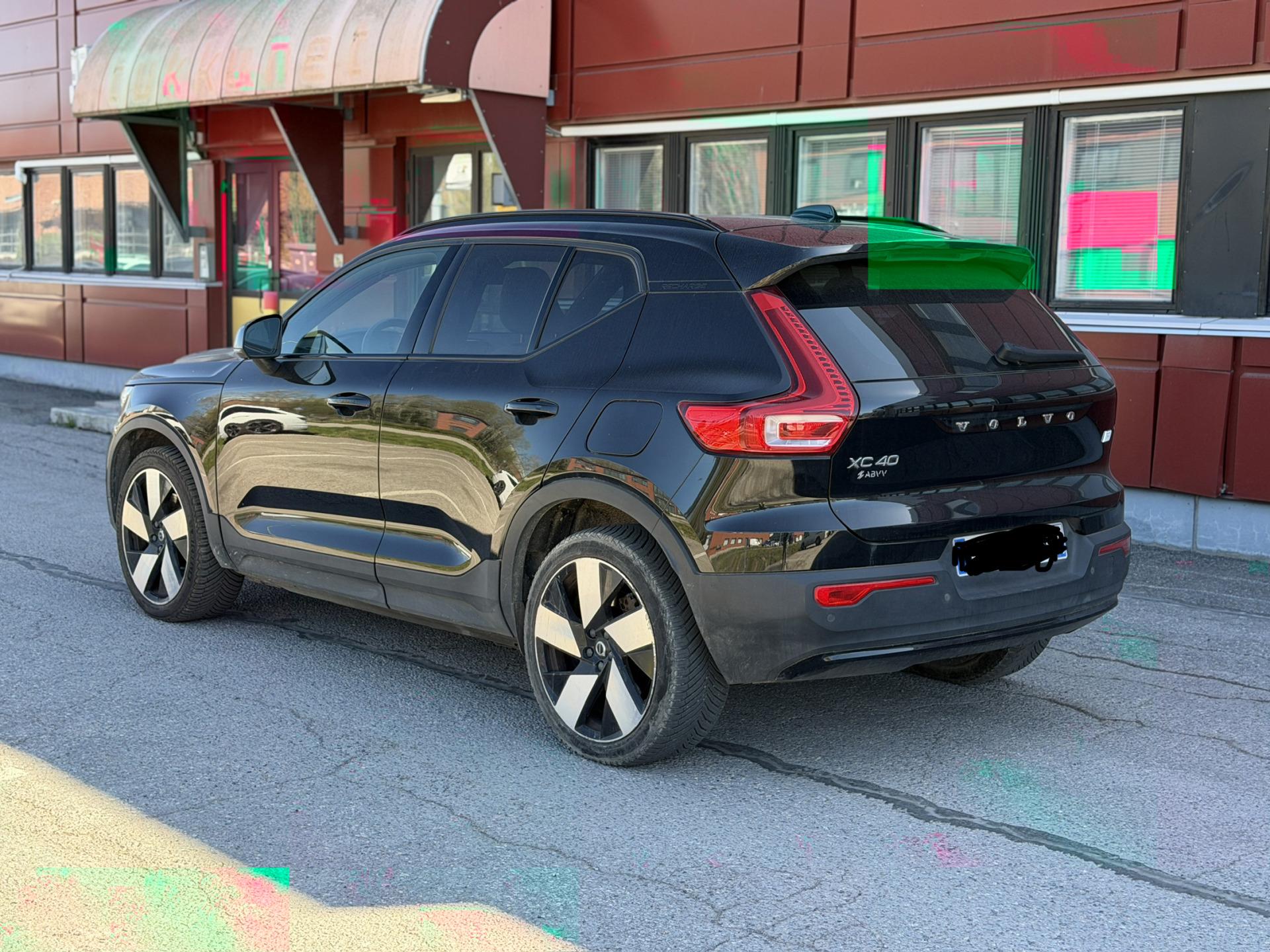VOLVO XC40 2023