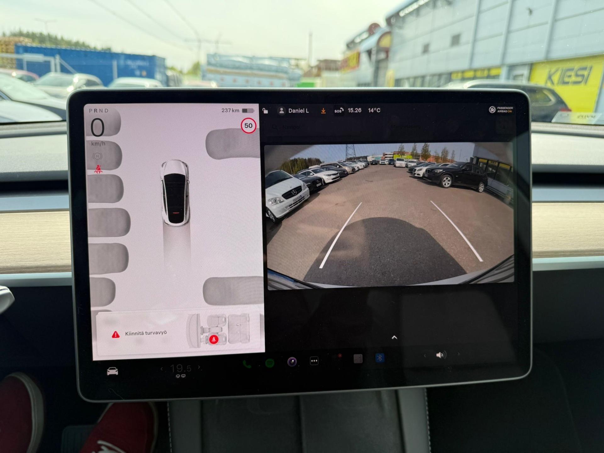 TESLA Model Y 2023