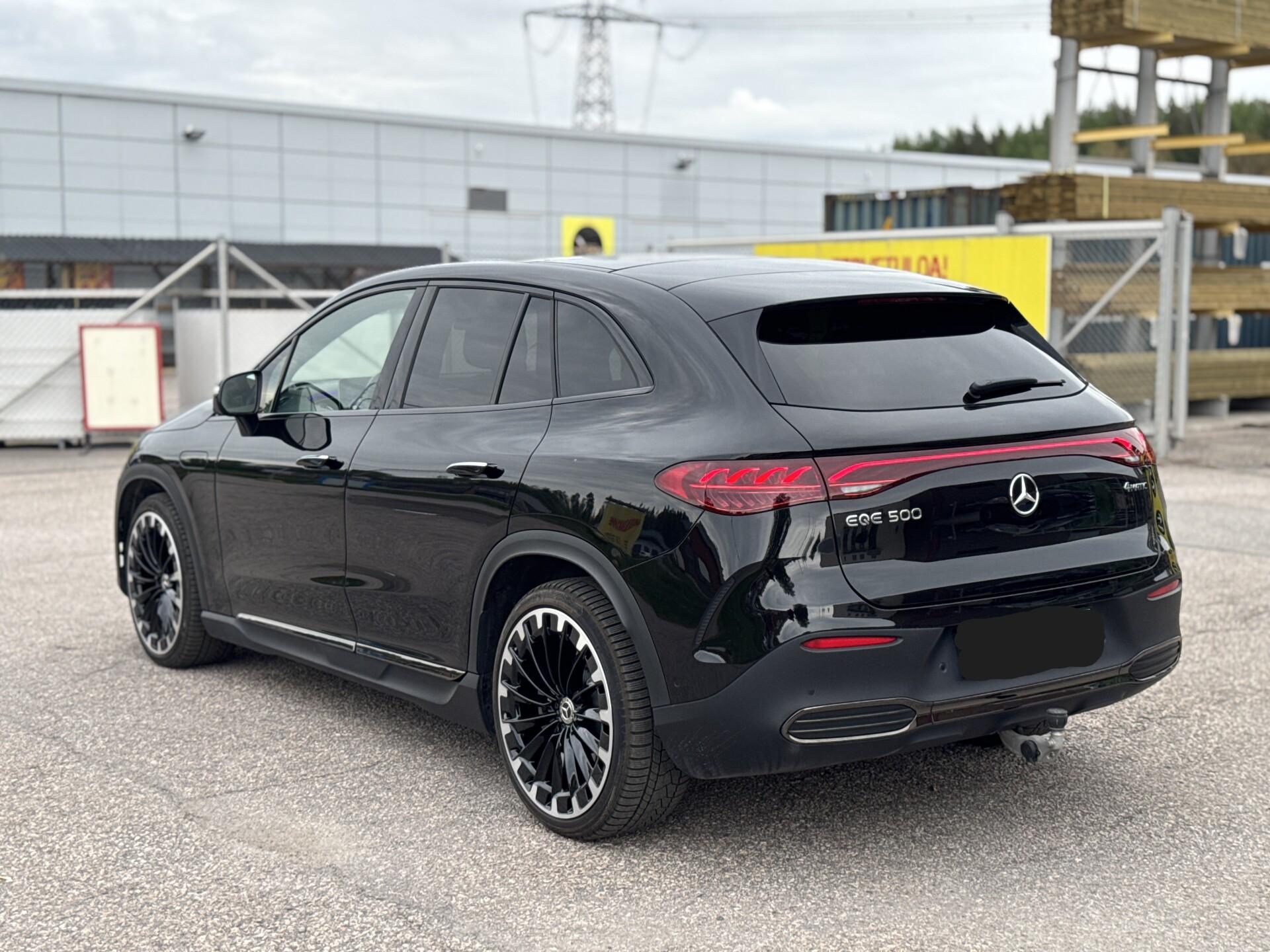 MERCEDES-BENZ EQE SUV 2023