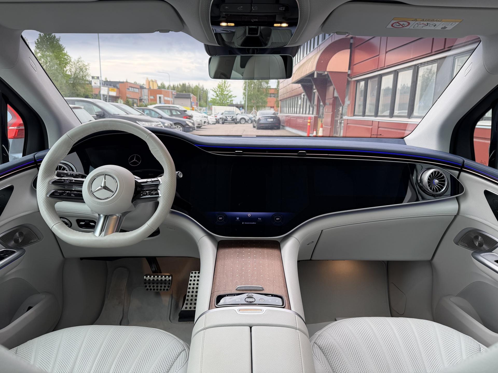 MERCEDES-BENZ EQE SUV 2024