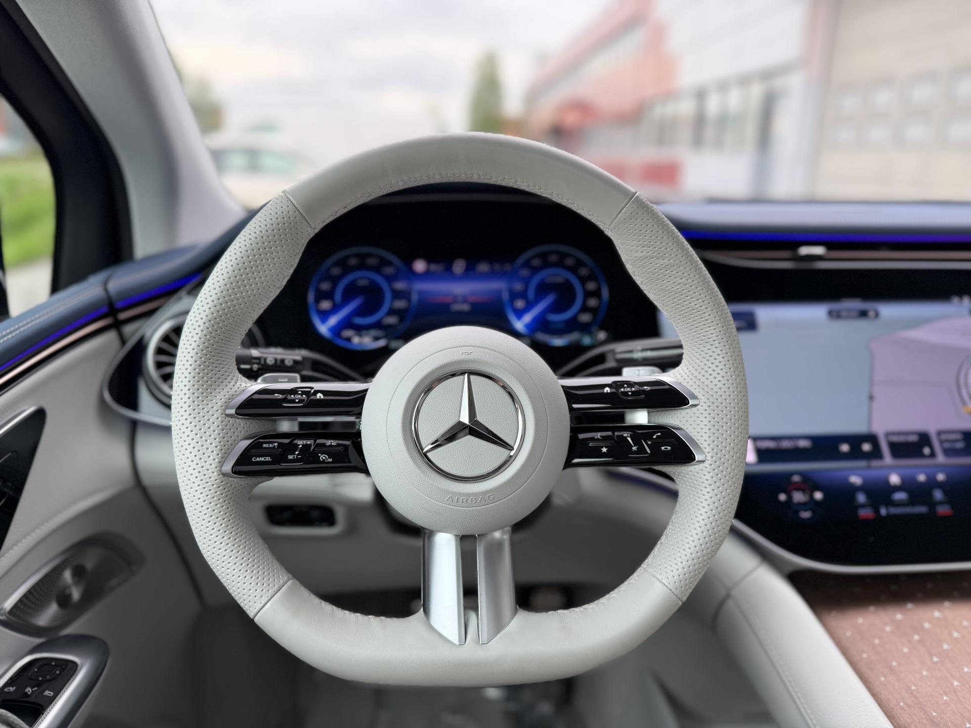 MERCEDES-BENZ EQE SUV 2024