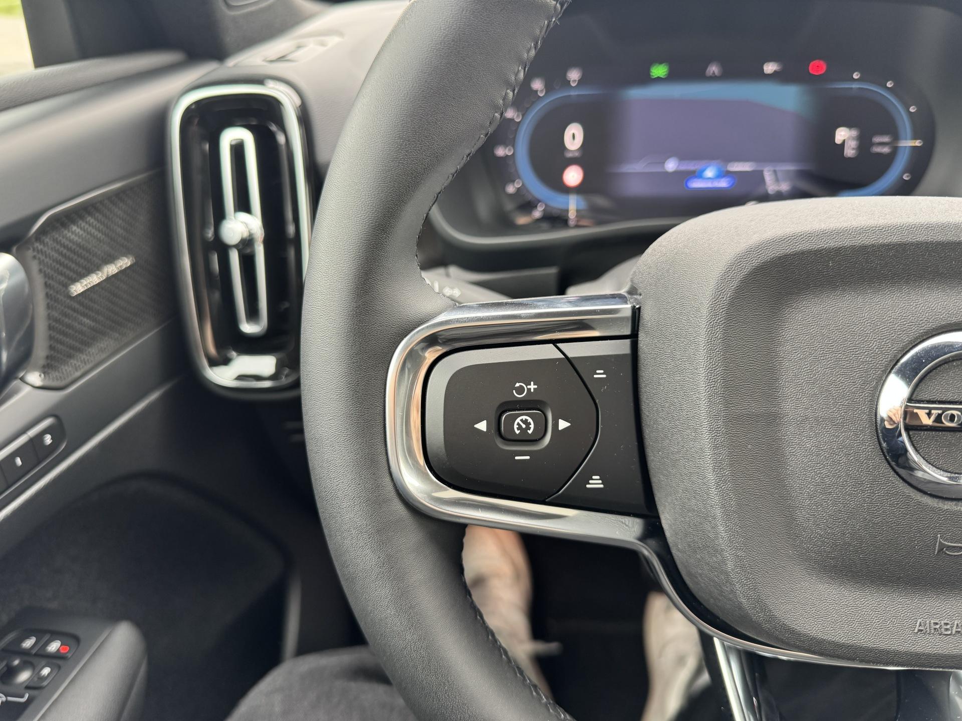 VOLVO C40 2023