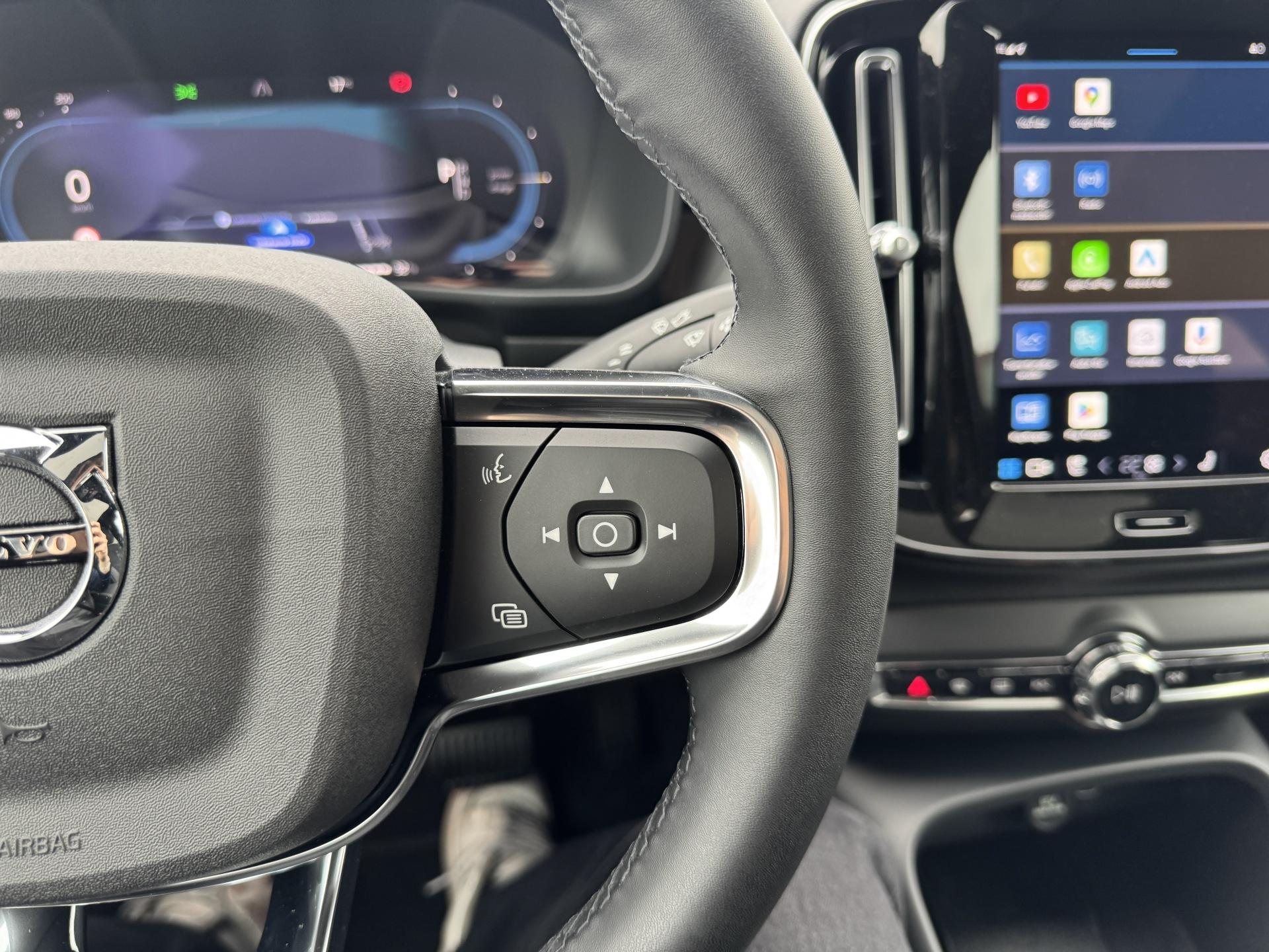 VOLVO C40 2023