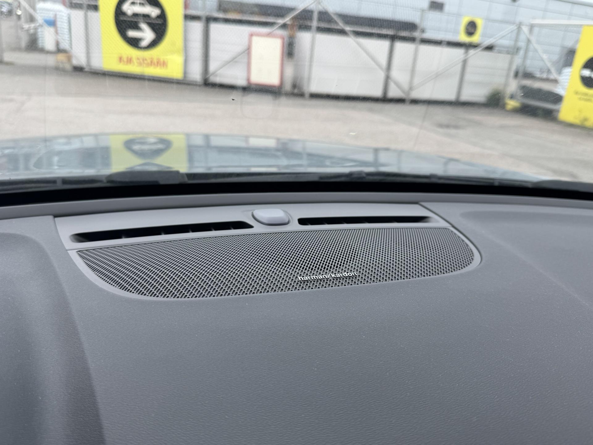 VOLVO C40 2023