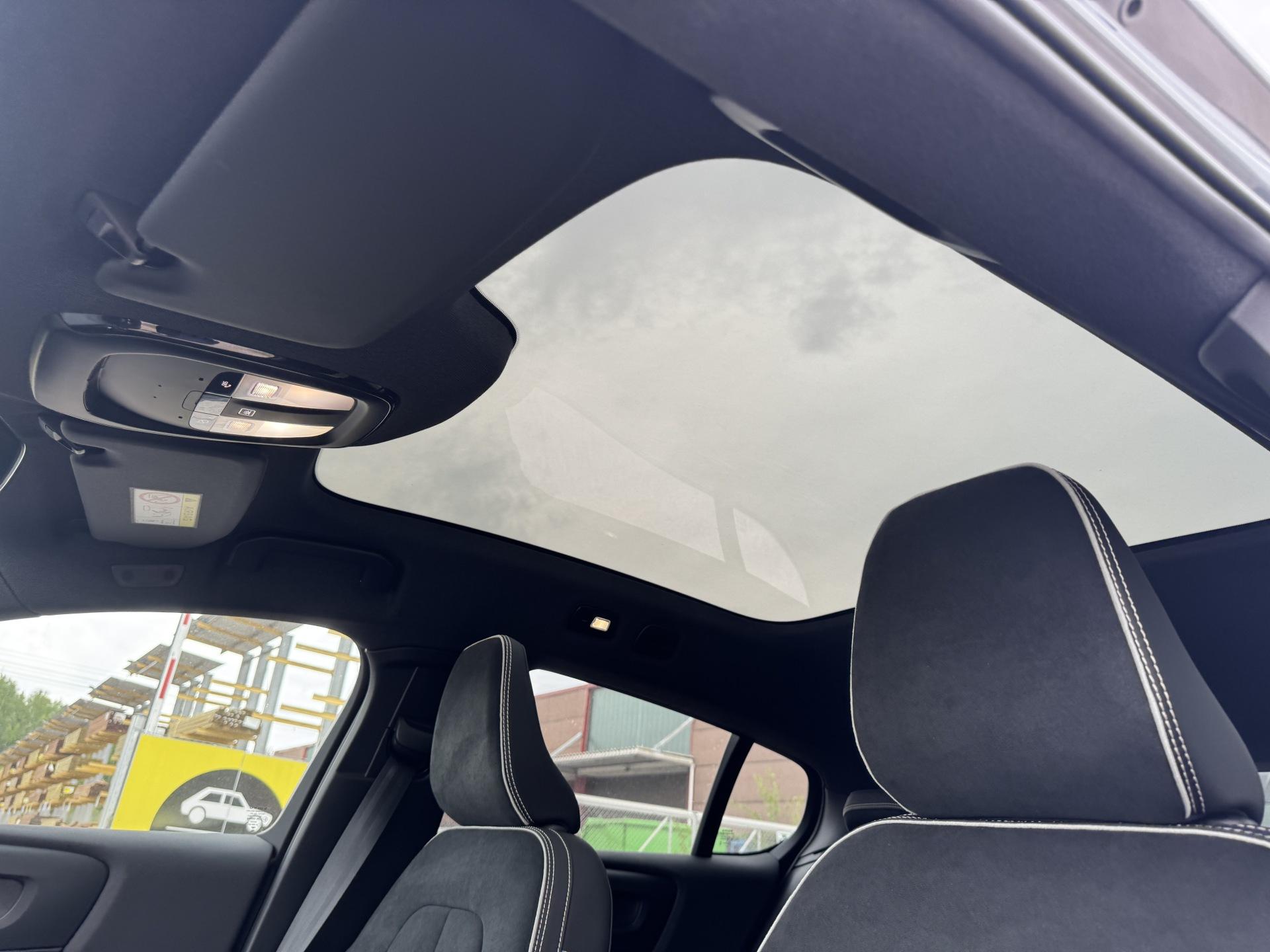 VOLVO C40 2023