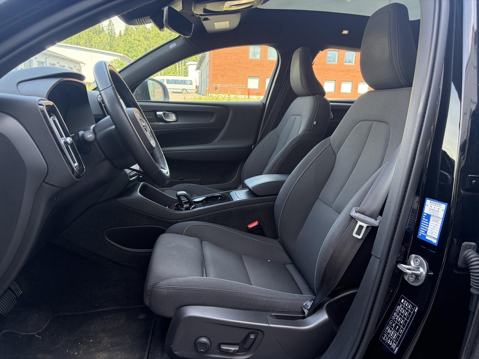 VOLVO C40 2022