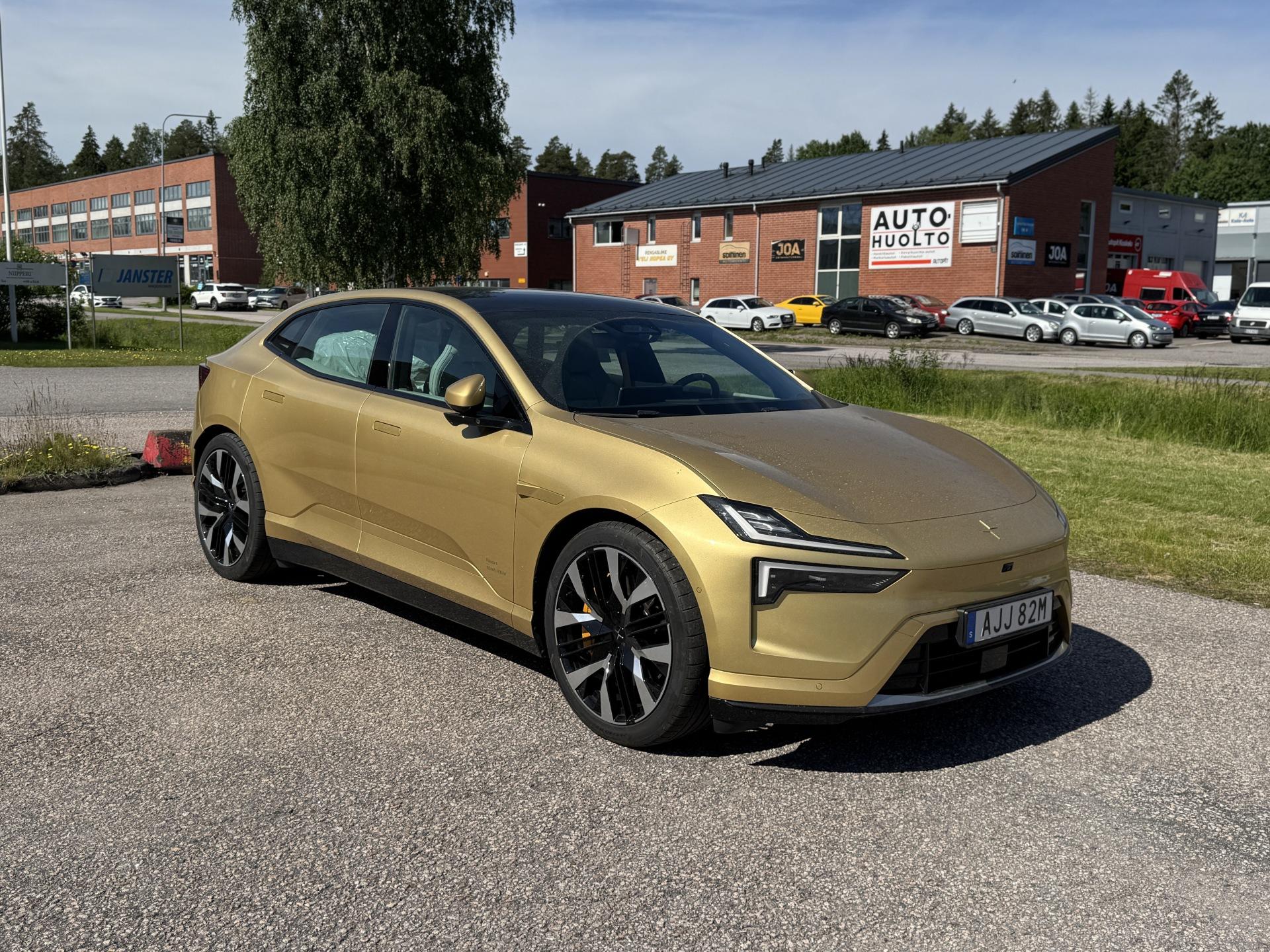 POLESTAR 4 2025