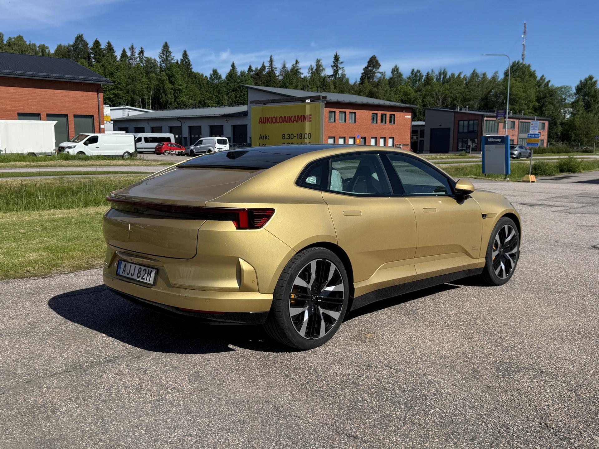 POLESTAR 4 2025