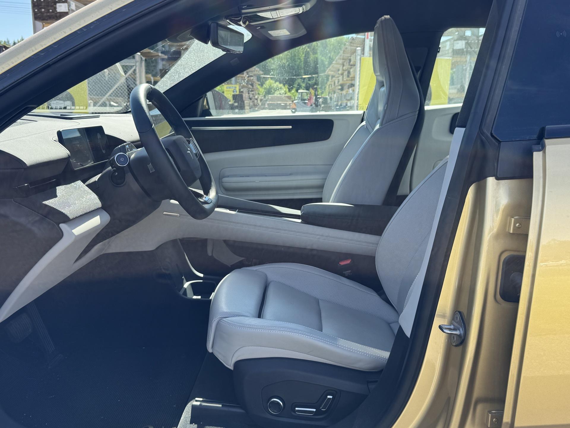 POLESTAR 4 2025