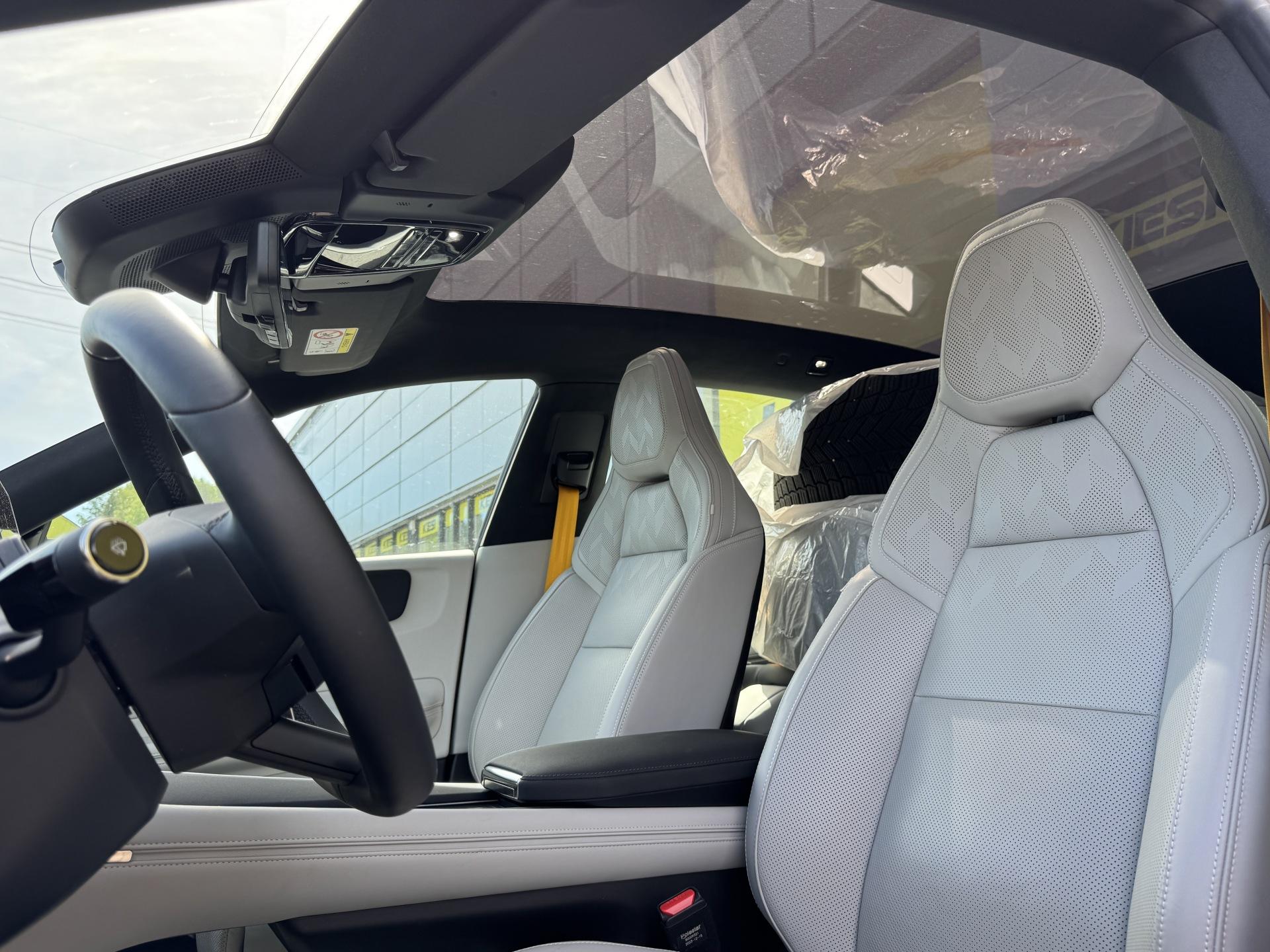 POLESTAR 4 2025