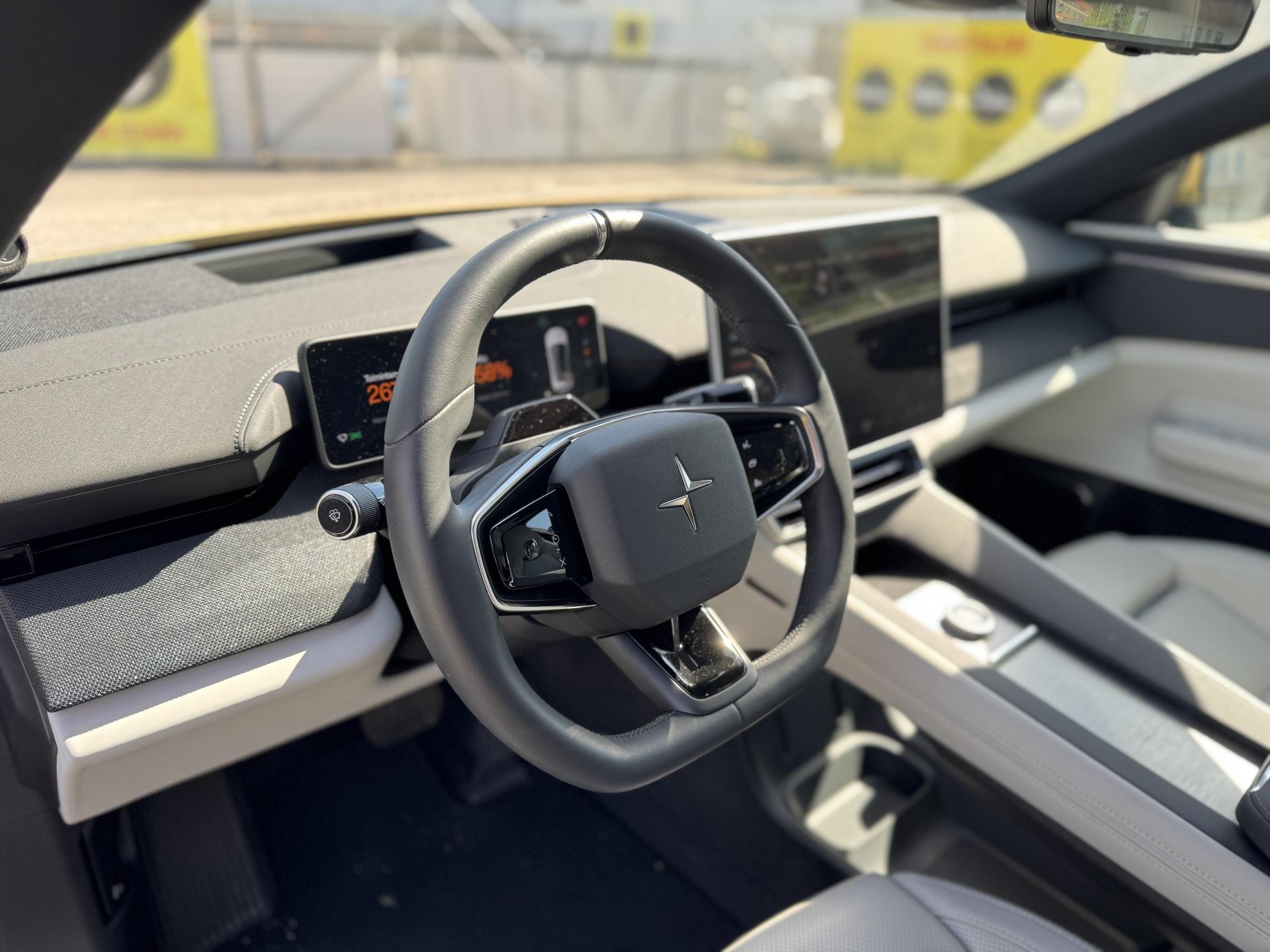 POLESTAR 4 2025
