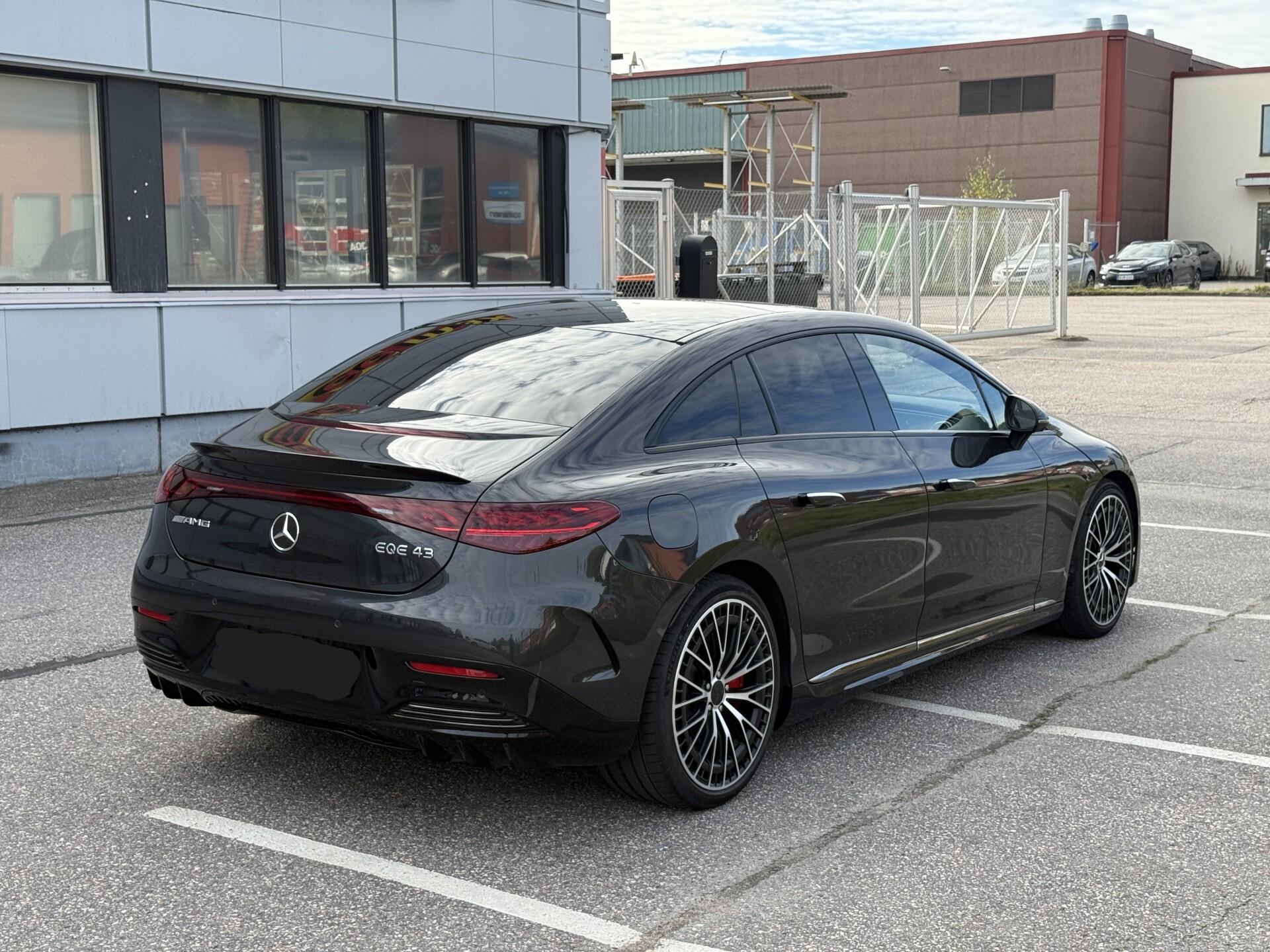 MERCEDES-BENZ EQE 2022