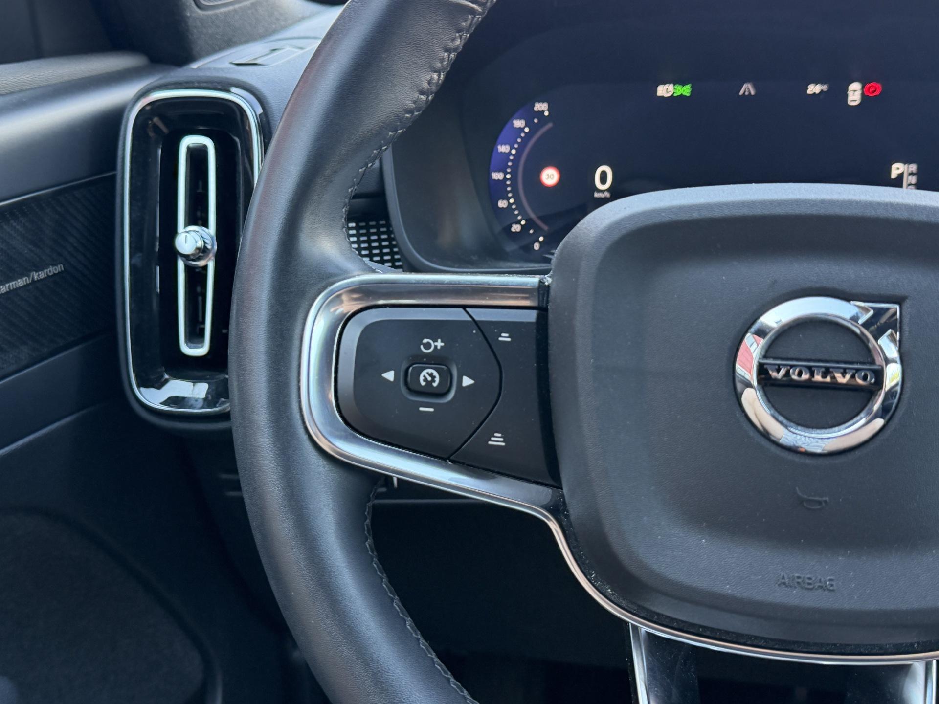 VOLVO XC40 2022