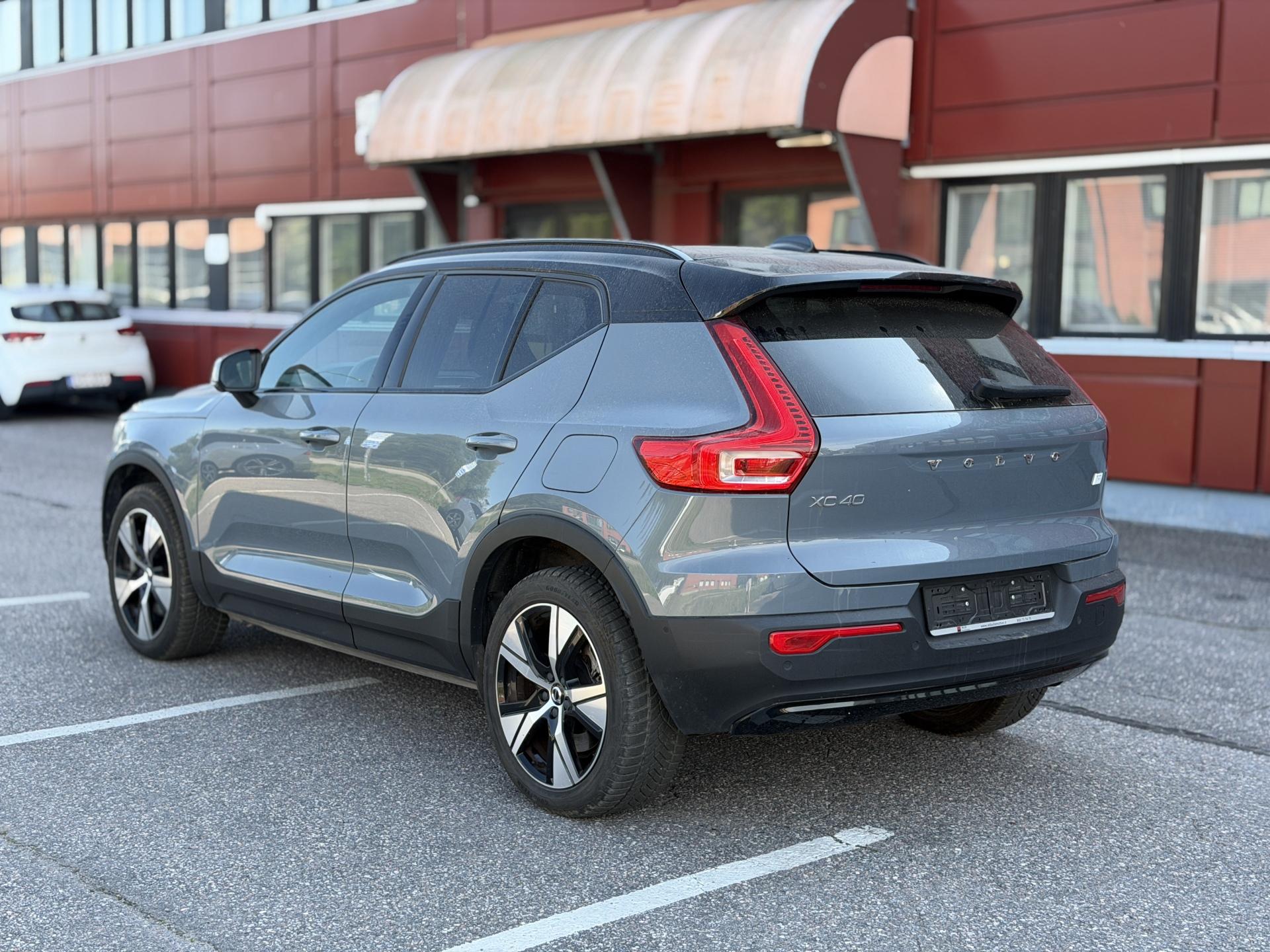VOLVO XC40 2022