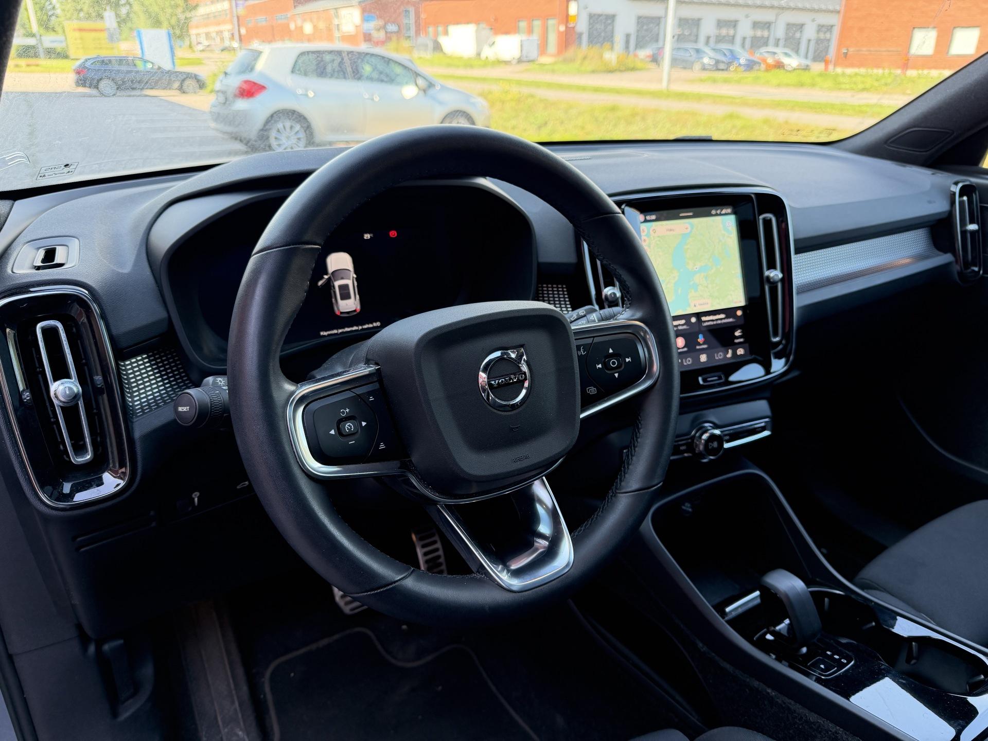 VOLVO XC40 2022