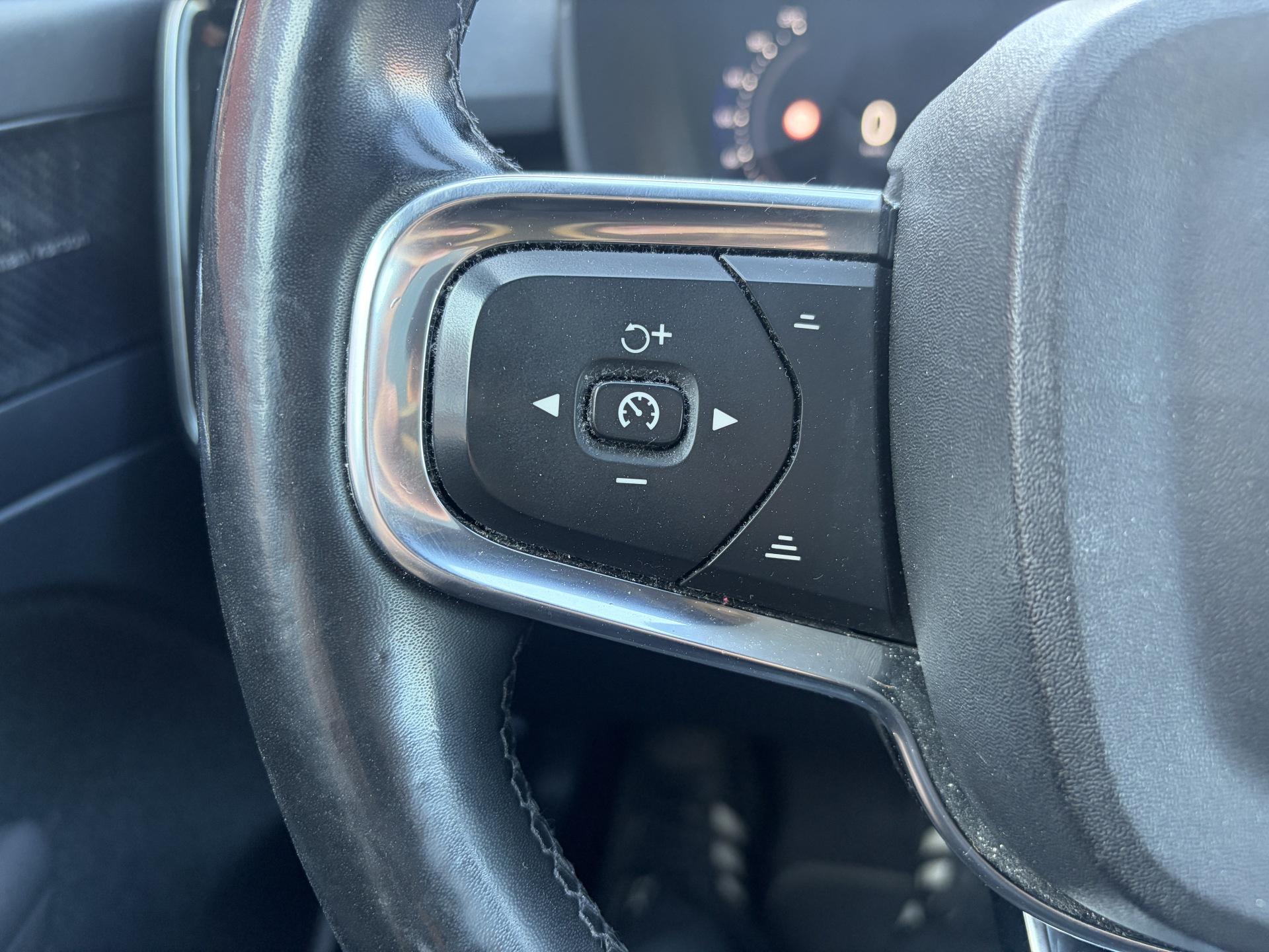 VOLVO C40 2022