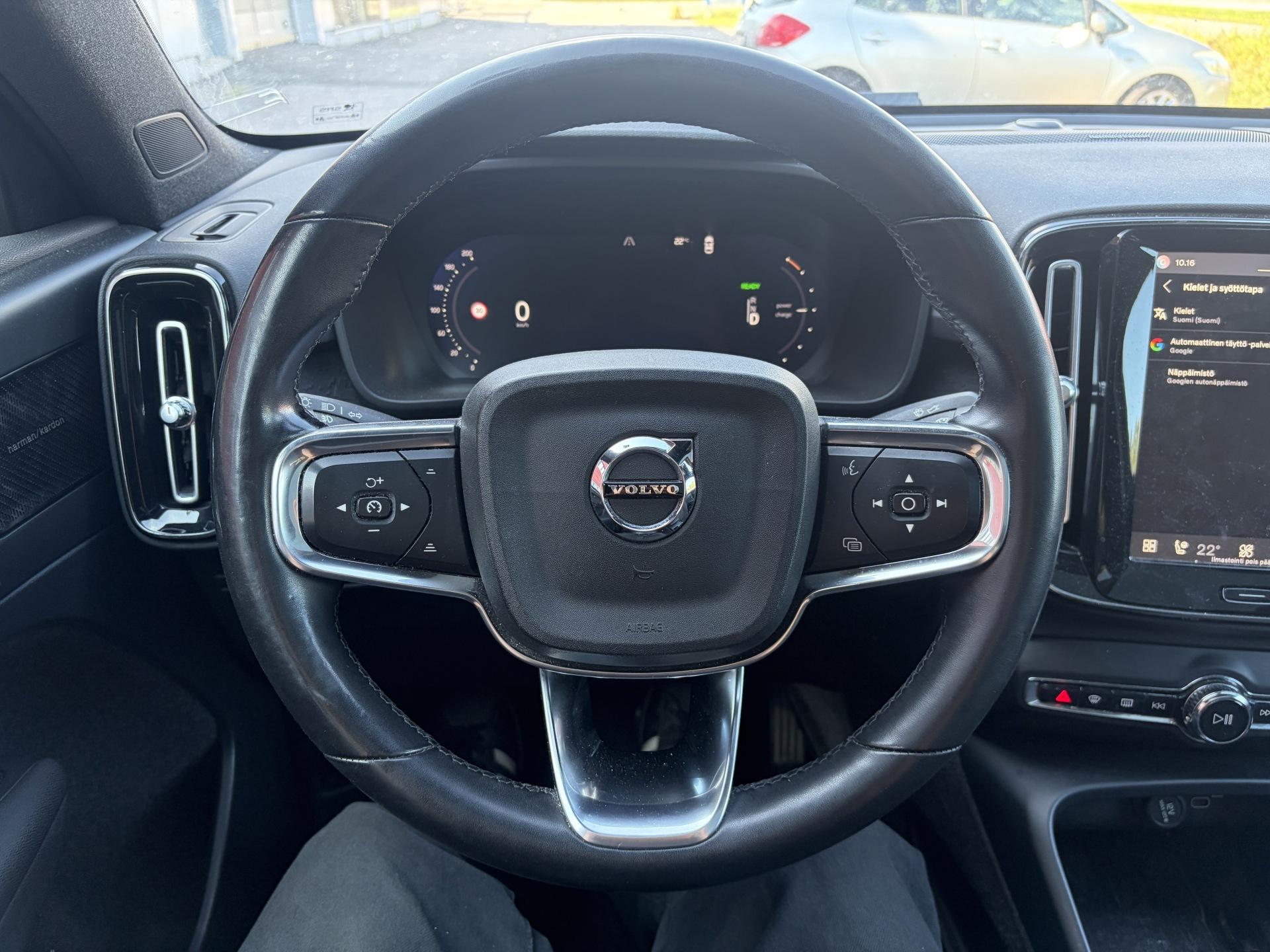 VOLVO C40 2022