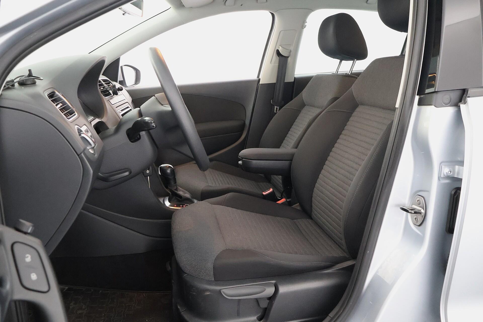 VOLKSWAGEN Polo 2010