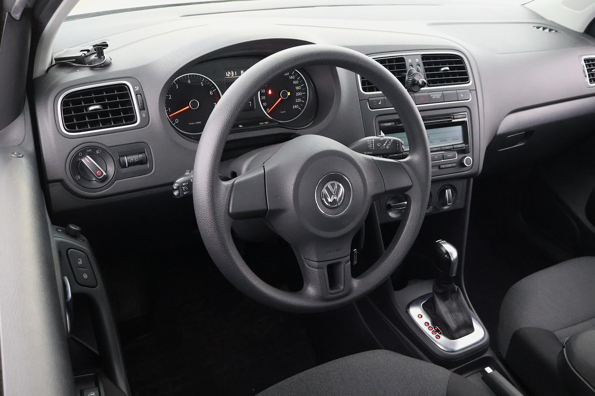 VOLKSWAGEN Polo 2010