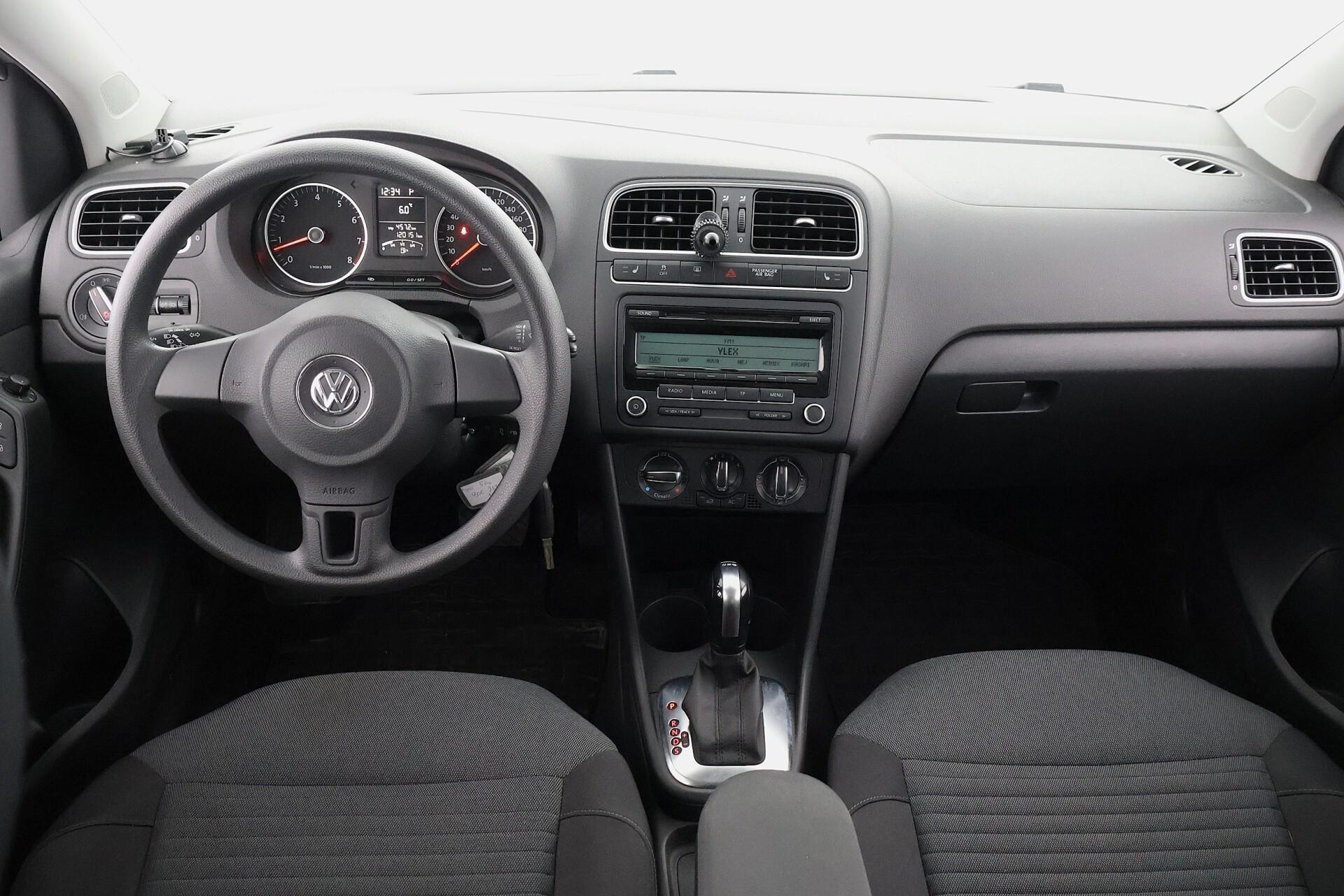 VOLKSWAGEN Polo 2010