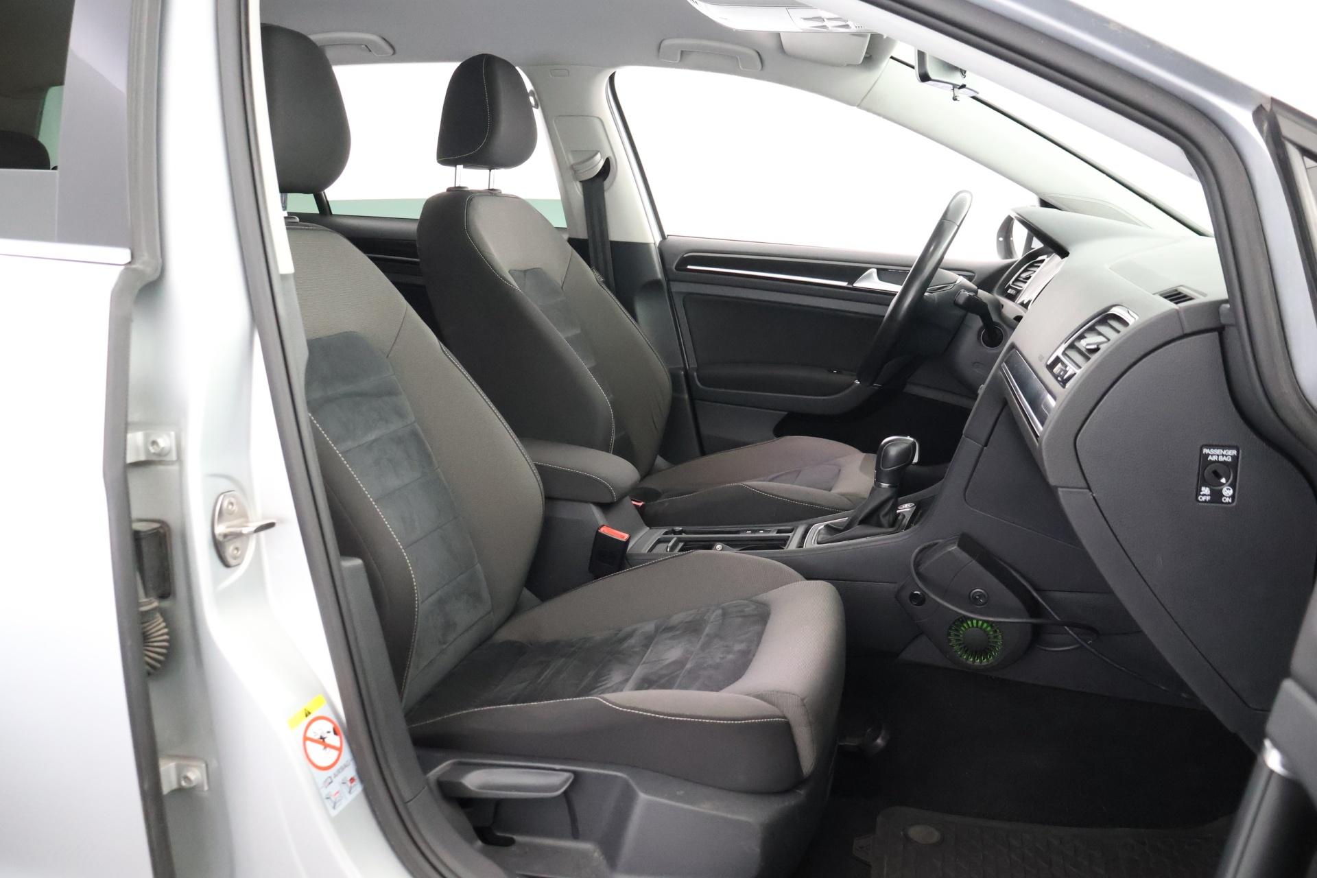 VOLKSWAGEN Golf 2014