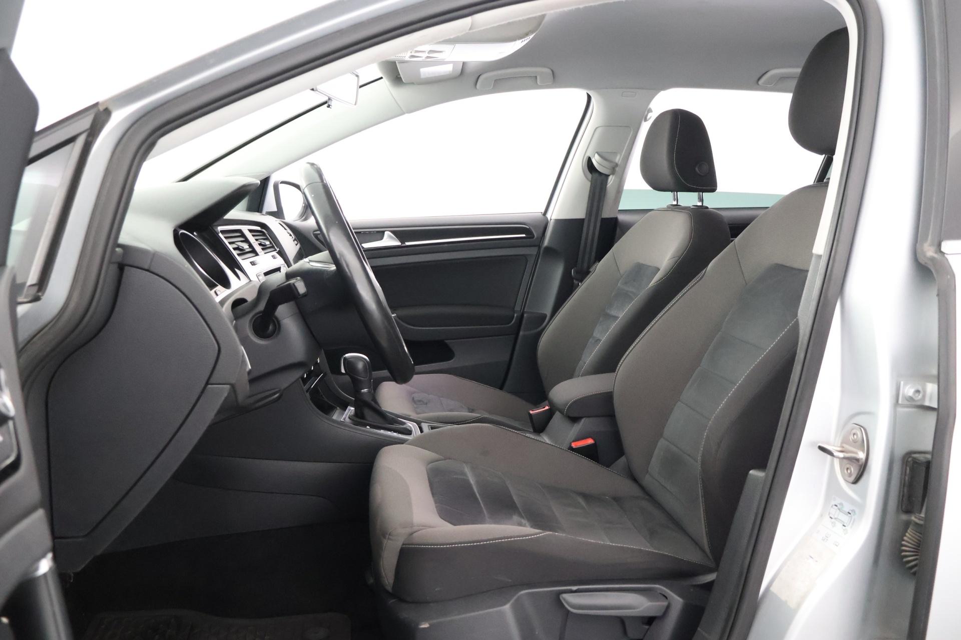 VOLKSWAGEN Golf 2014