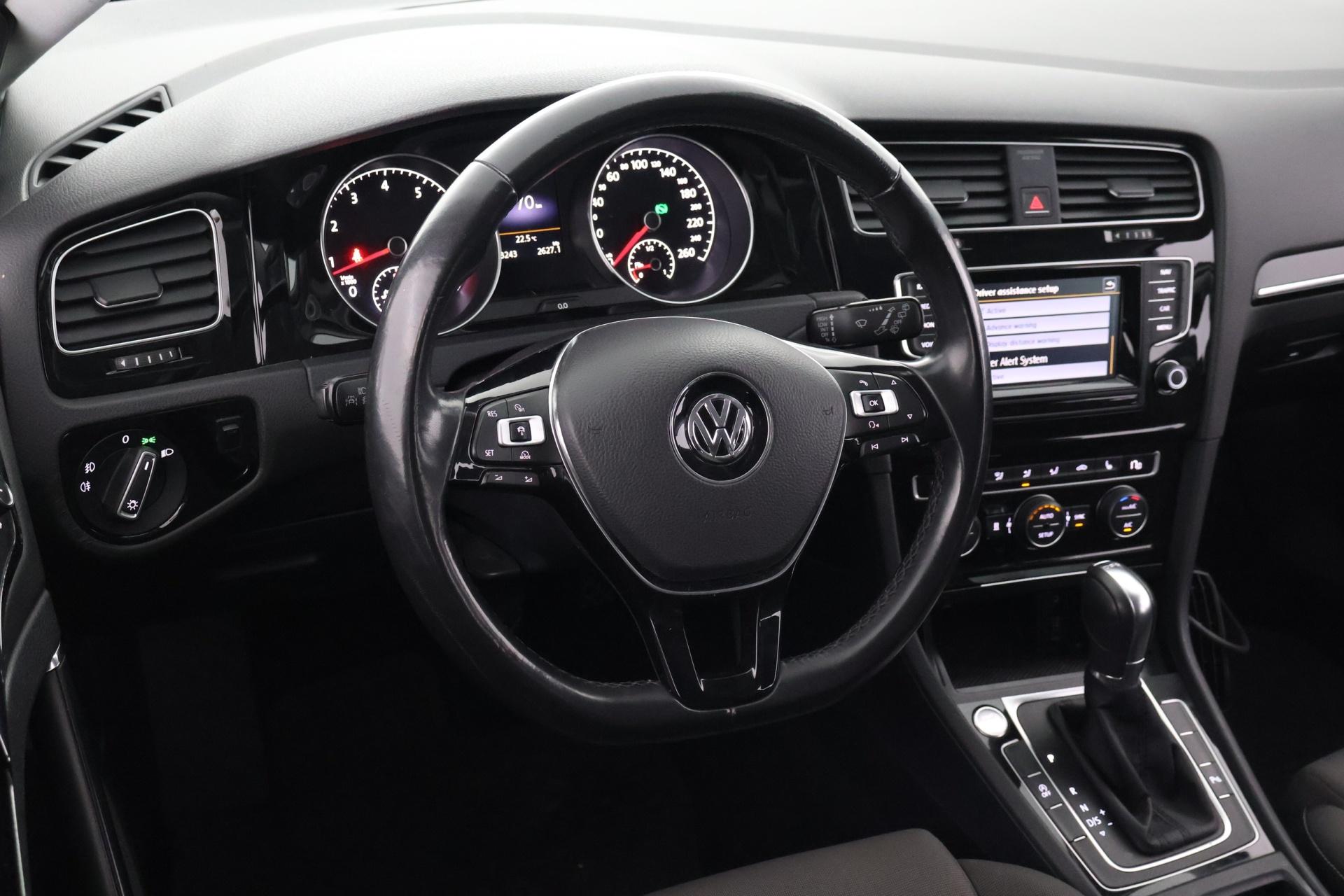 VOLKSWAGEN Golf 2014