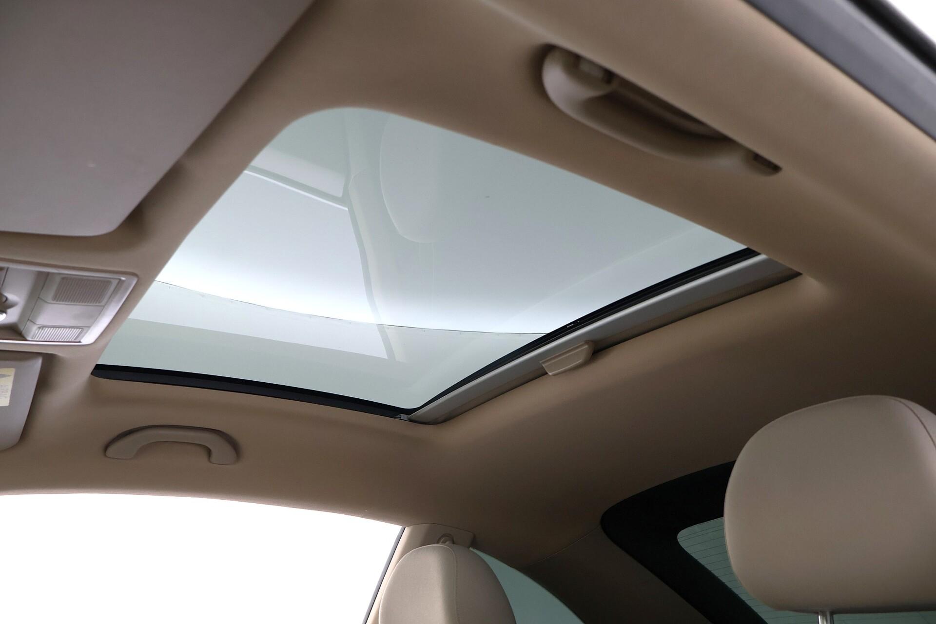 VOLKSWAGEN Beetle 2015