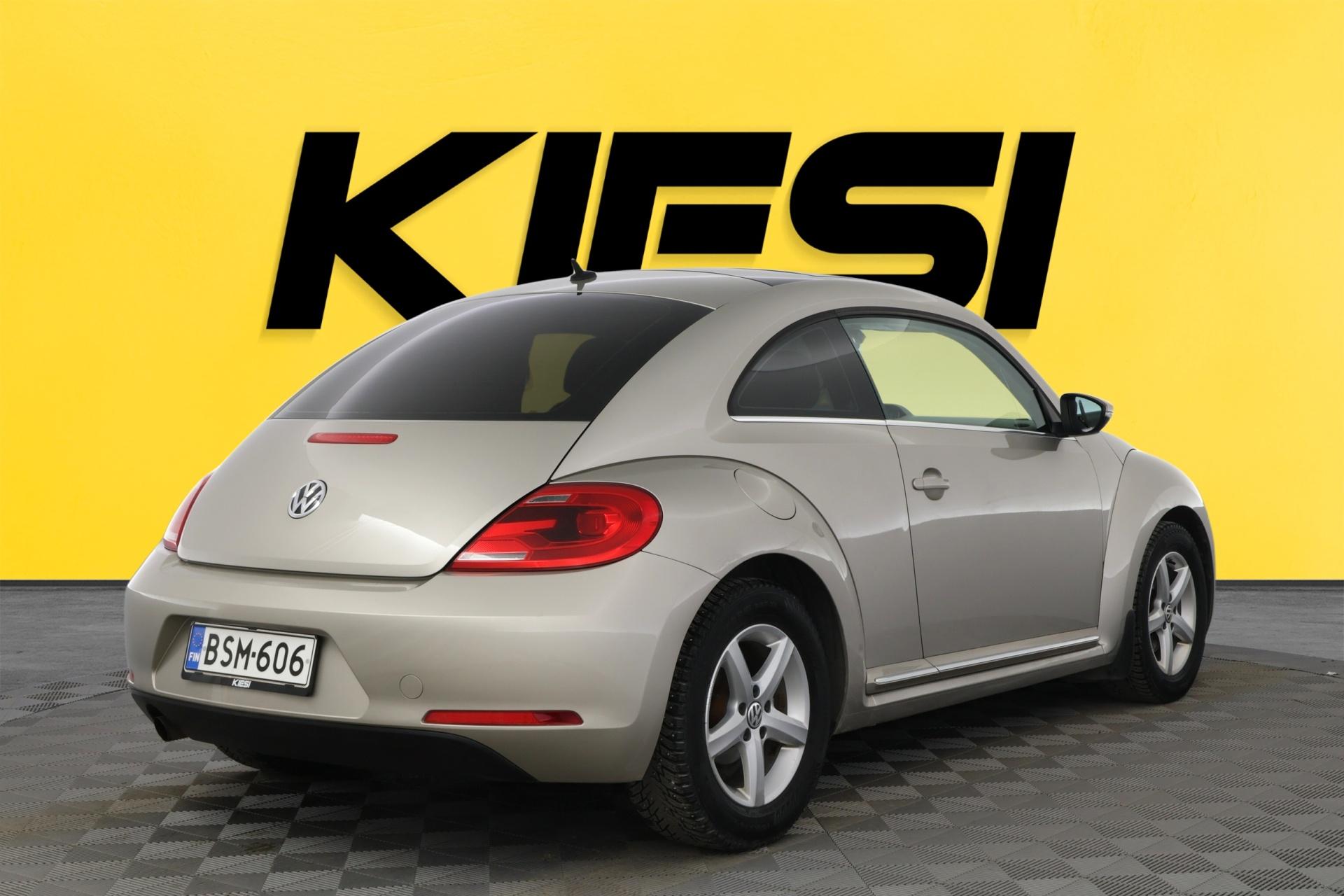 VOLKSWAGEN Beetle 2015