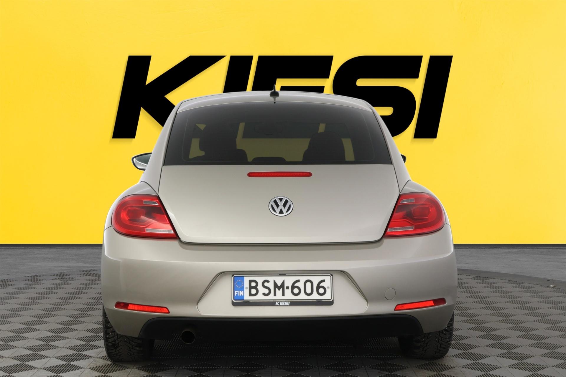 VOLKSWAGEN Beetle 2015