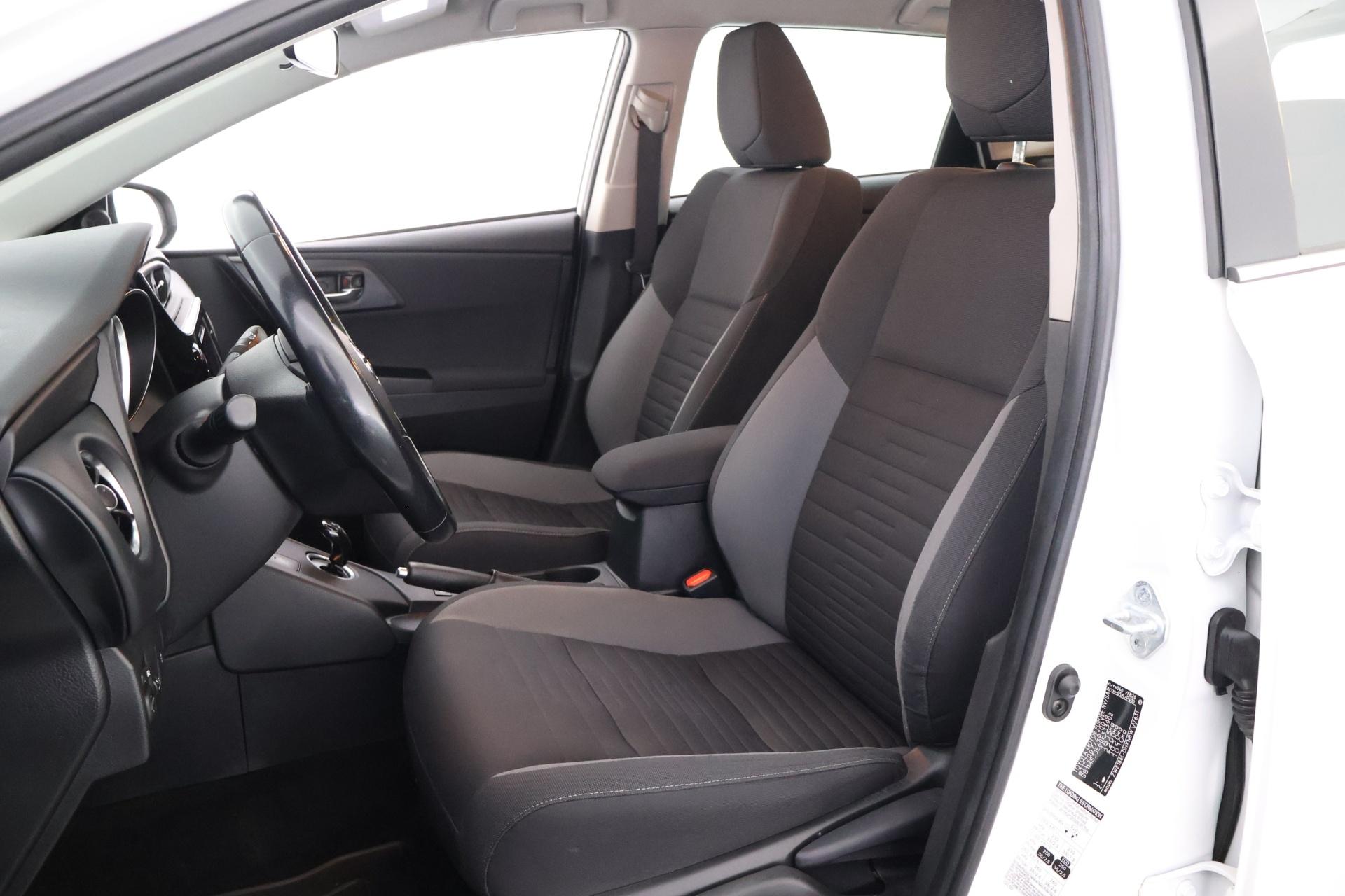 TOYOTA Auris 2017