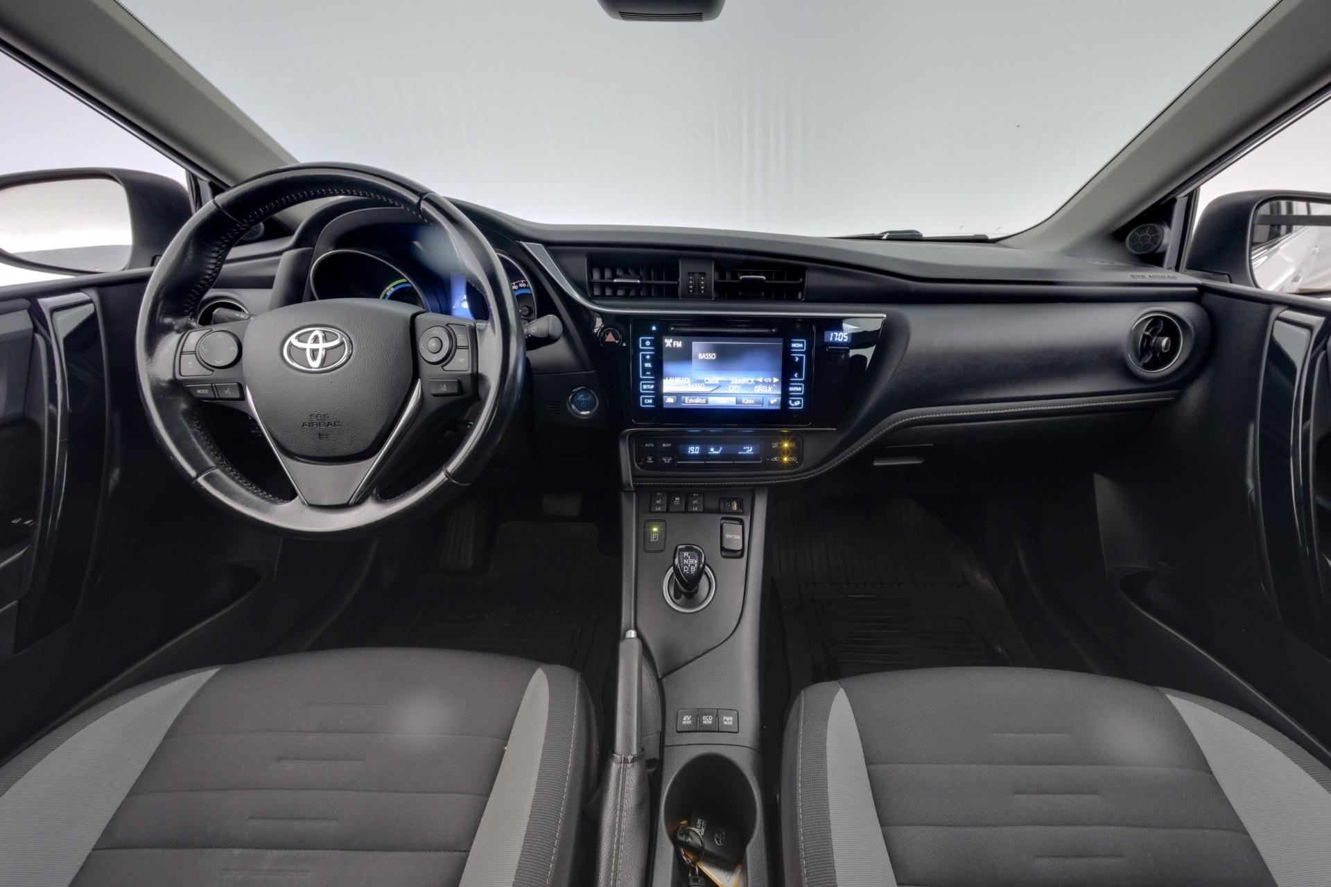 TOYOTA Auris 2017
