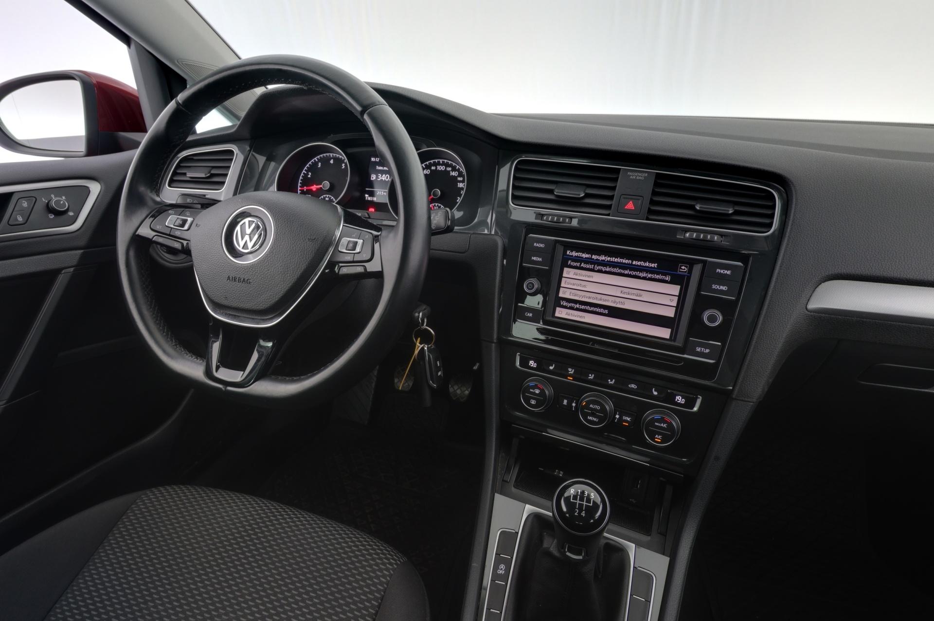 VOLKSWAGEN Golf 2019