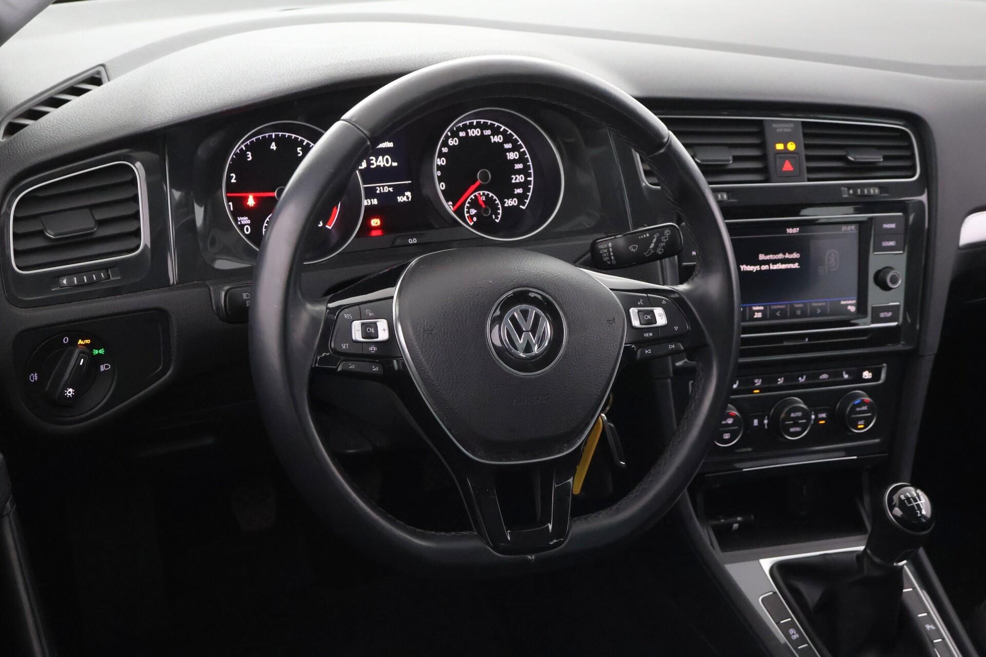 VOLKSWAGEN Golf 2019