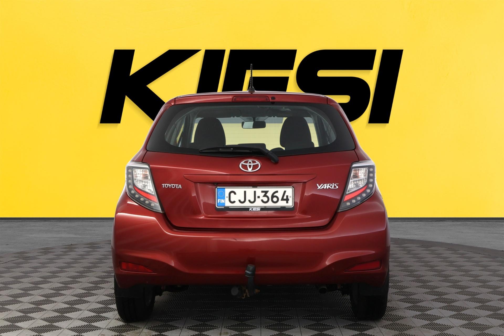 TOYOTA Yaris 2014