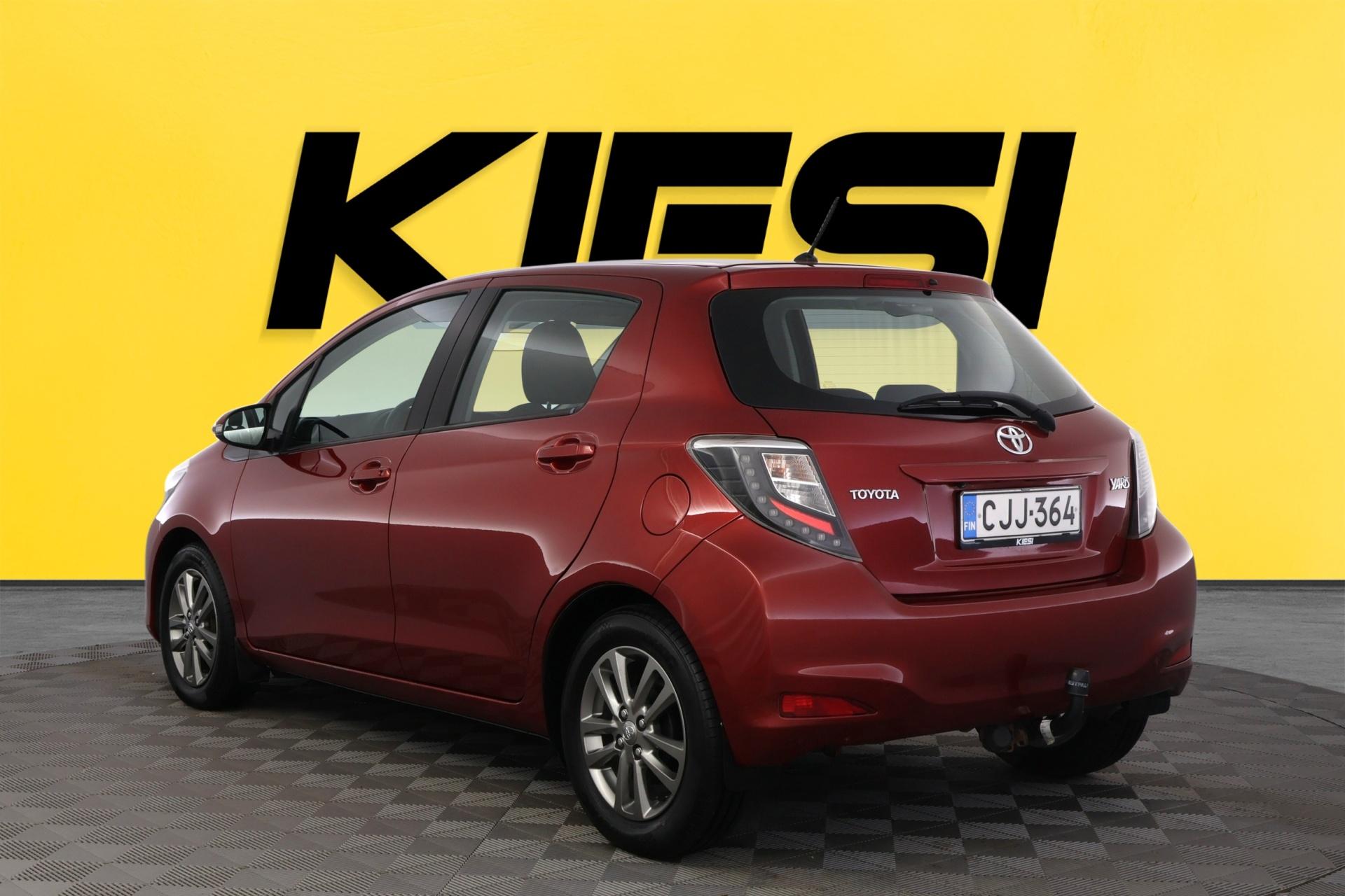 TOYOTA Yaris 2014