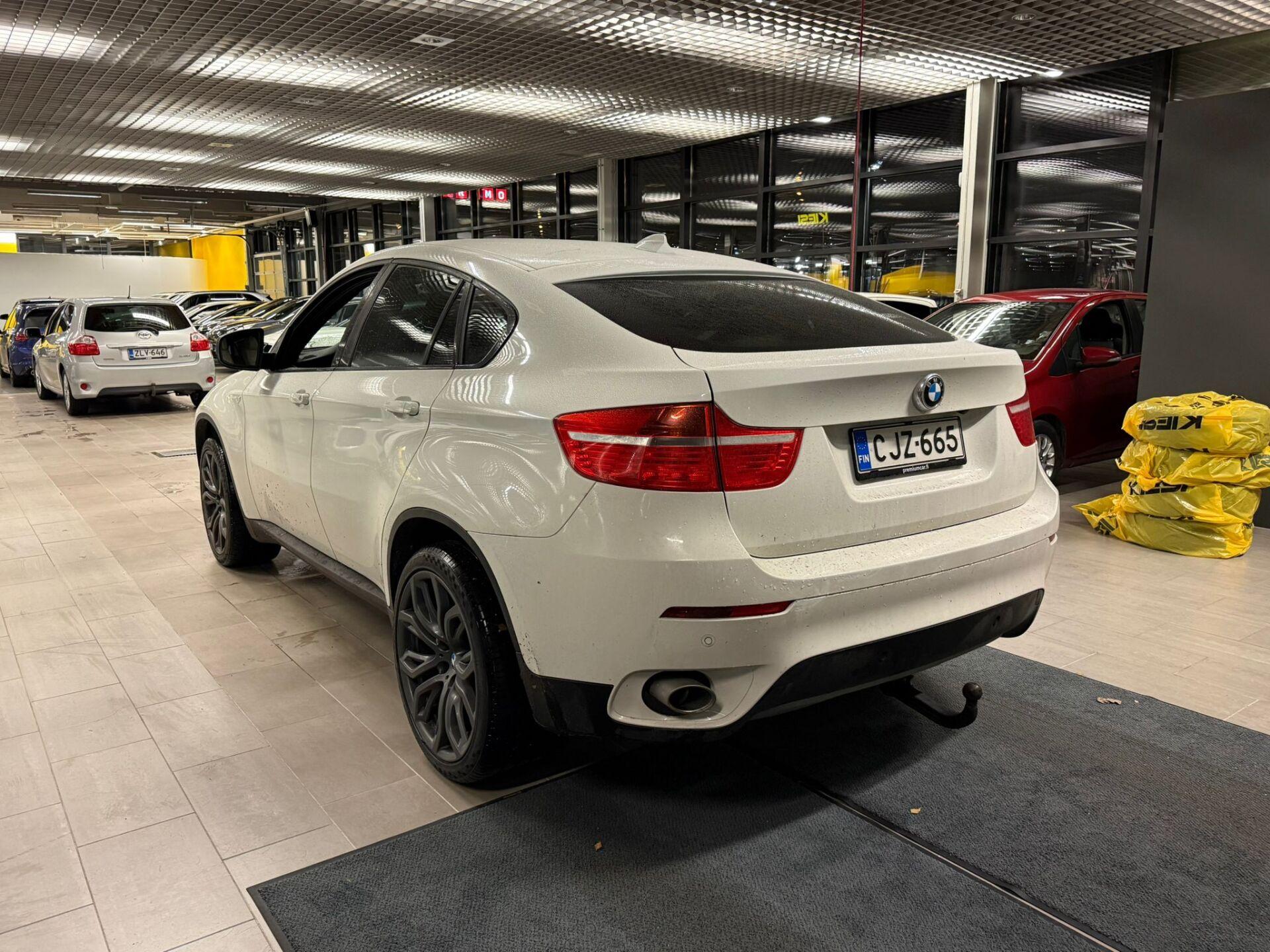 BMW X6 2011