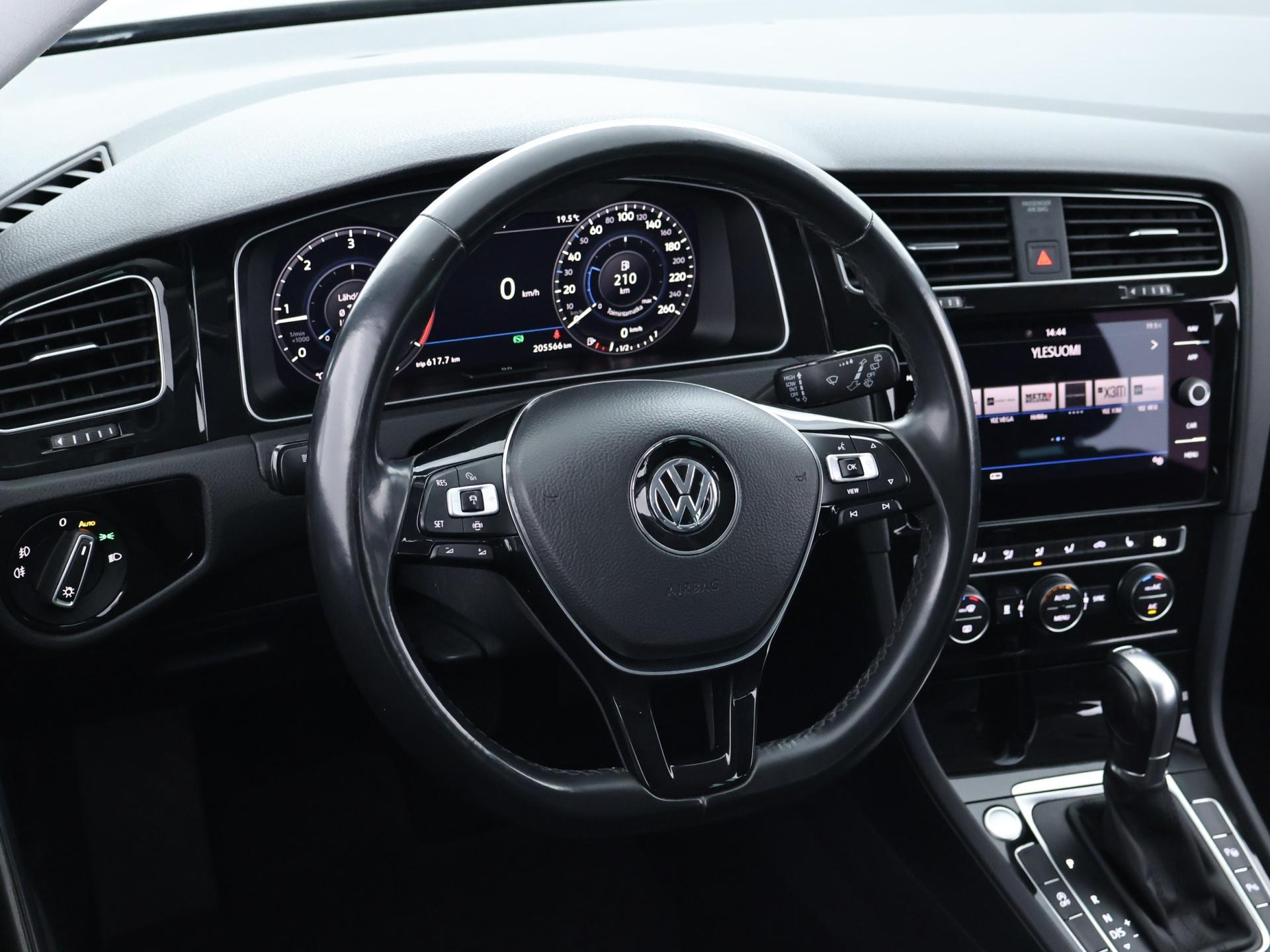 VOLKSWAGEN Golf 2019